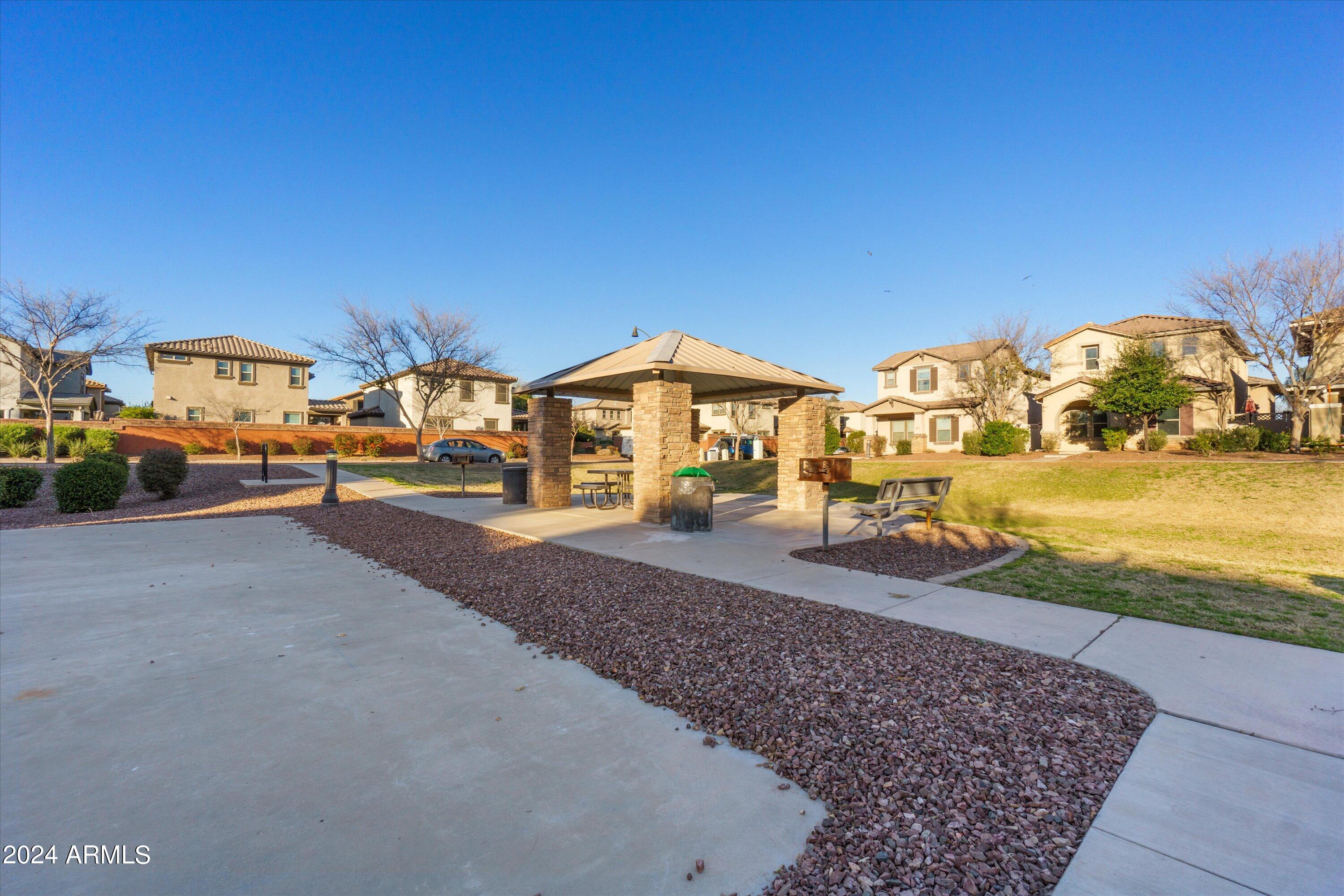 987 S DEERFIELD Lane