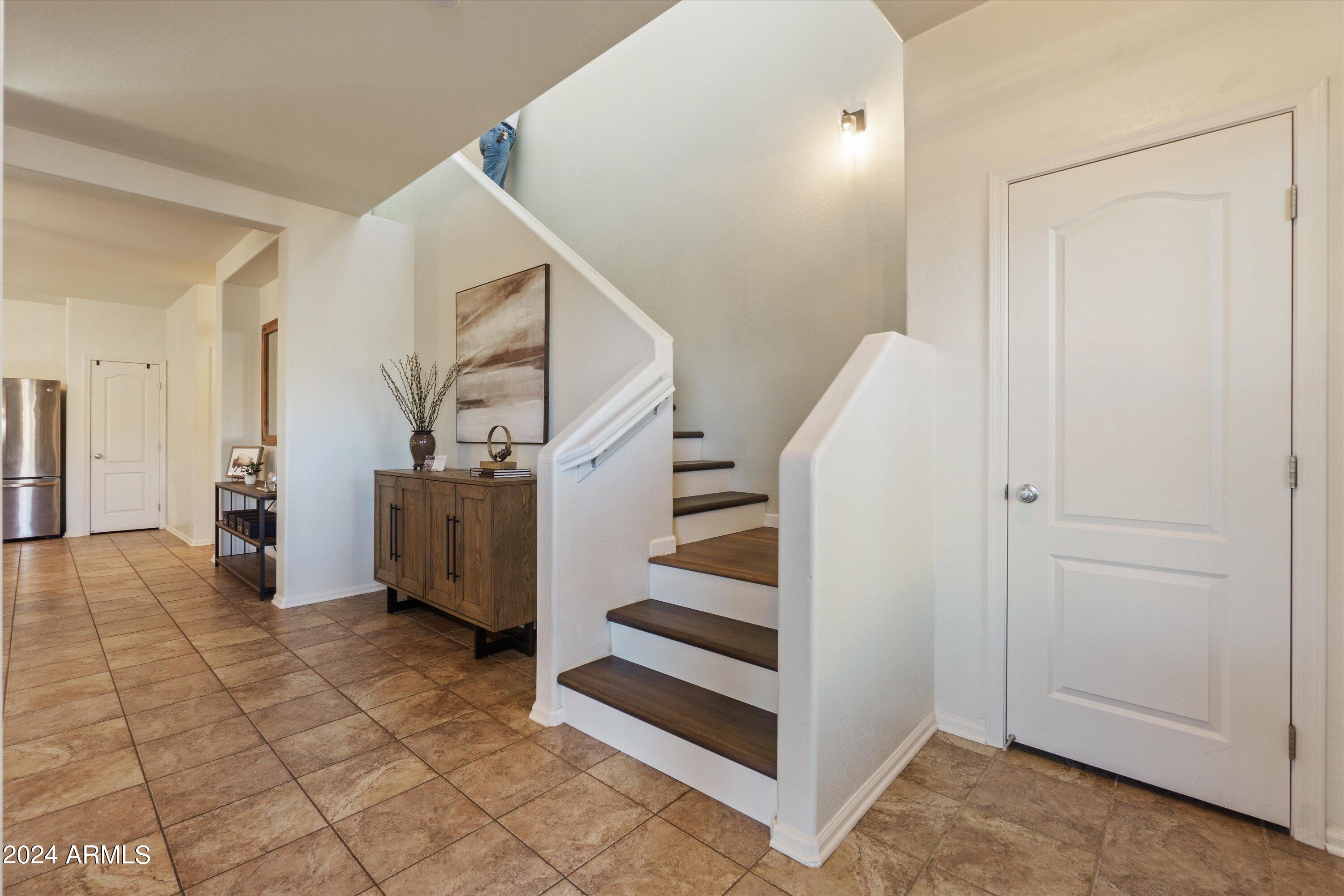 987 S DEERFIELD Lane