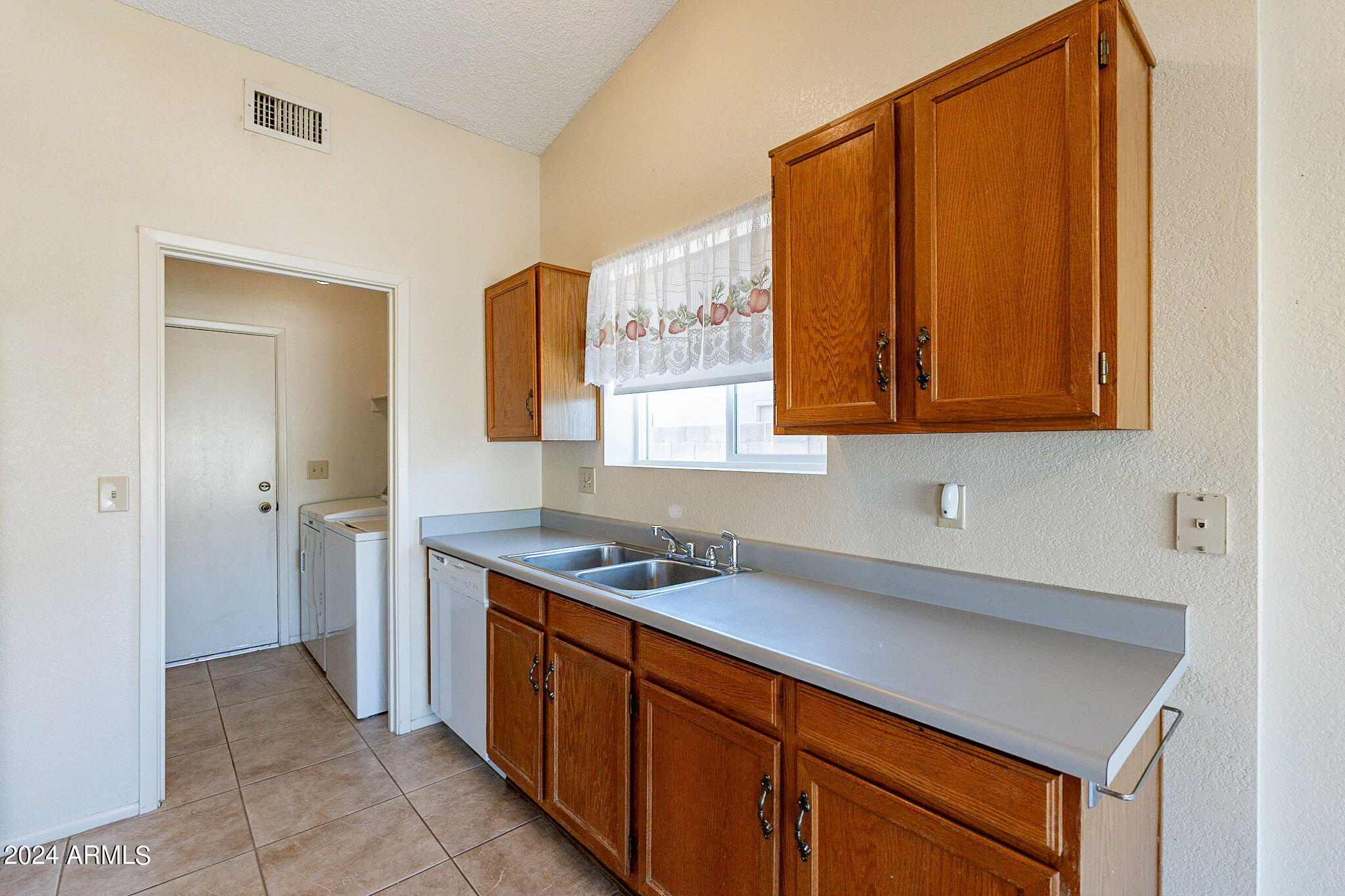 6526 E ENSENADA Street