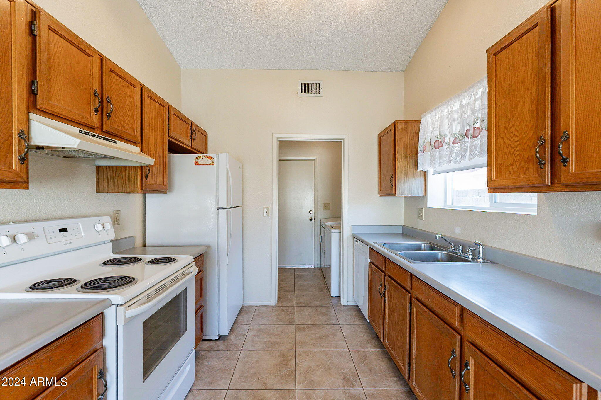 6526 E ENSENADA Street