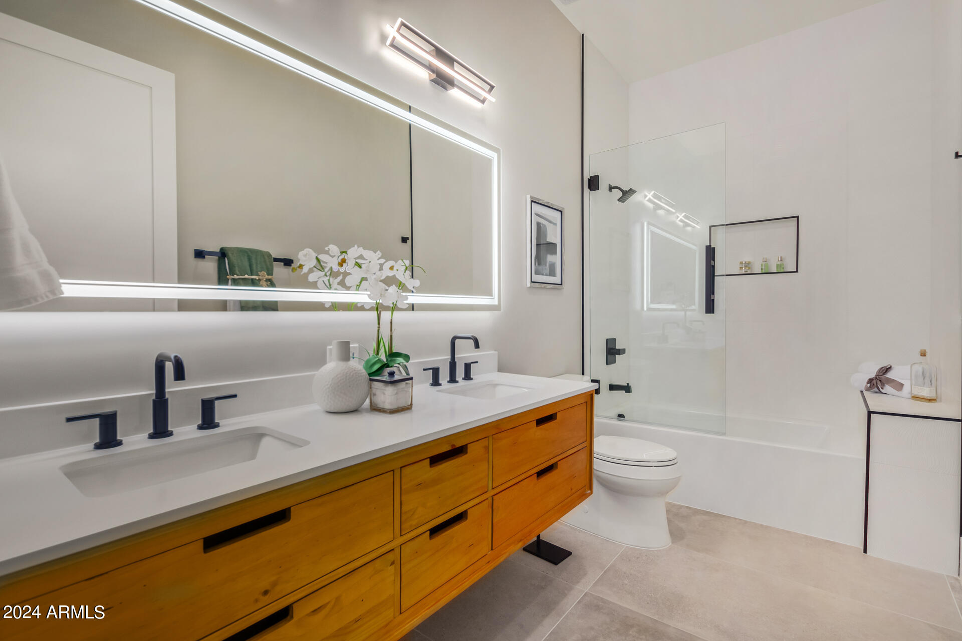 1910 E SOUTH MOUNTAIN Avenue