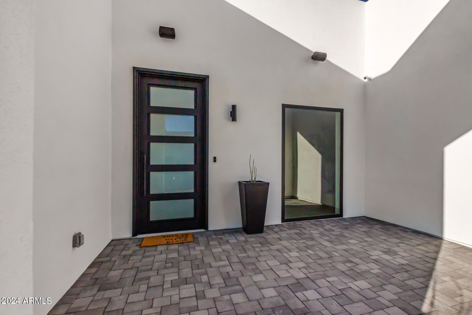 1910 E SOUTH MOUNTAIN Avenue