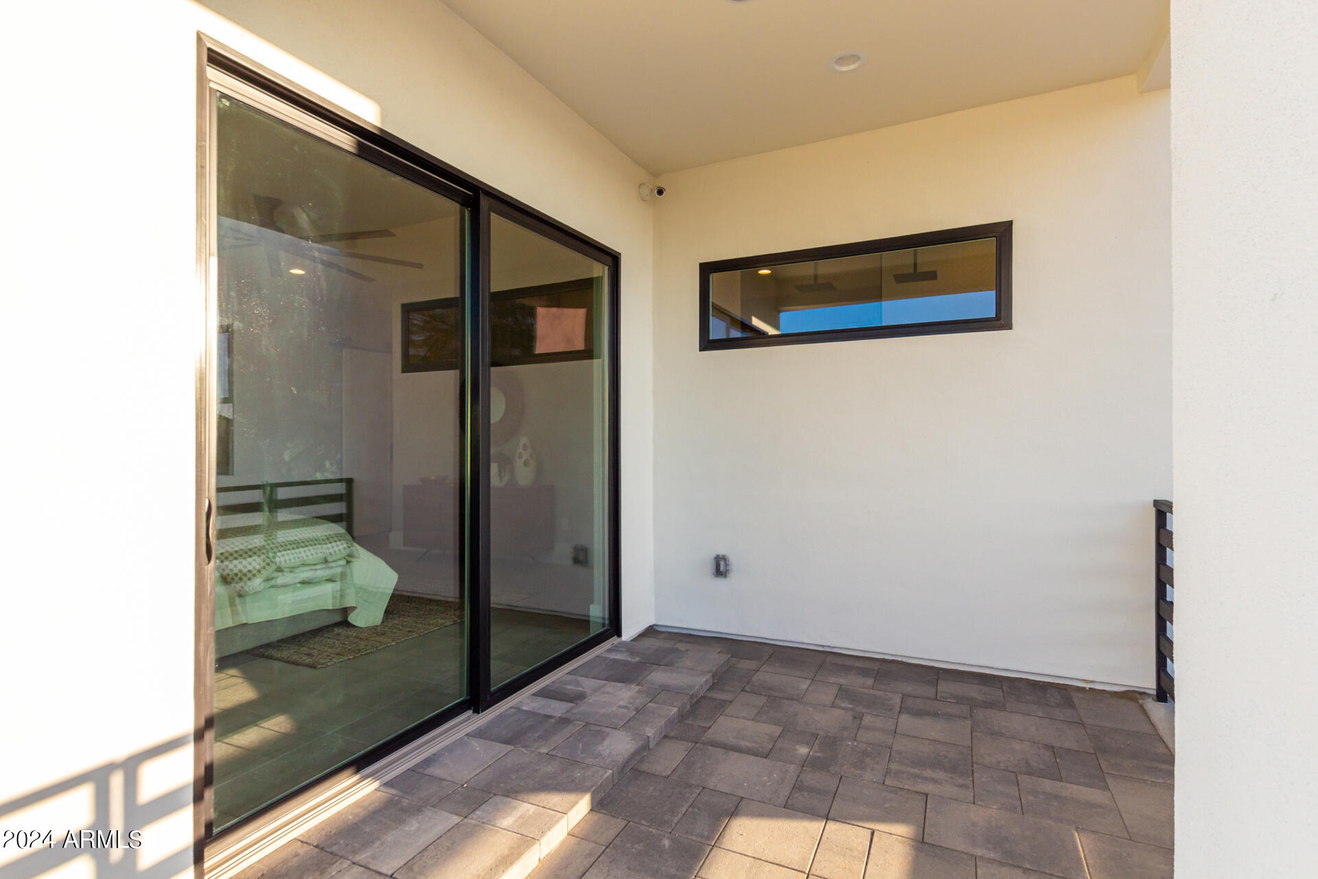 1910 E SOUTH MOUNTAIN Avenue