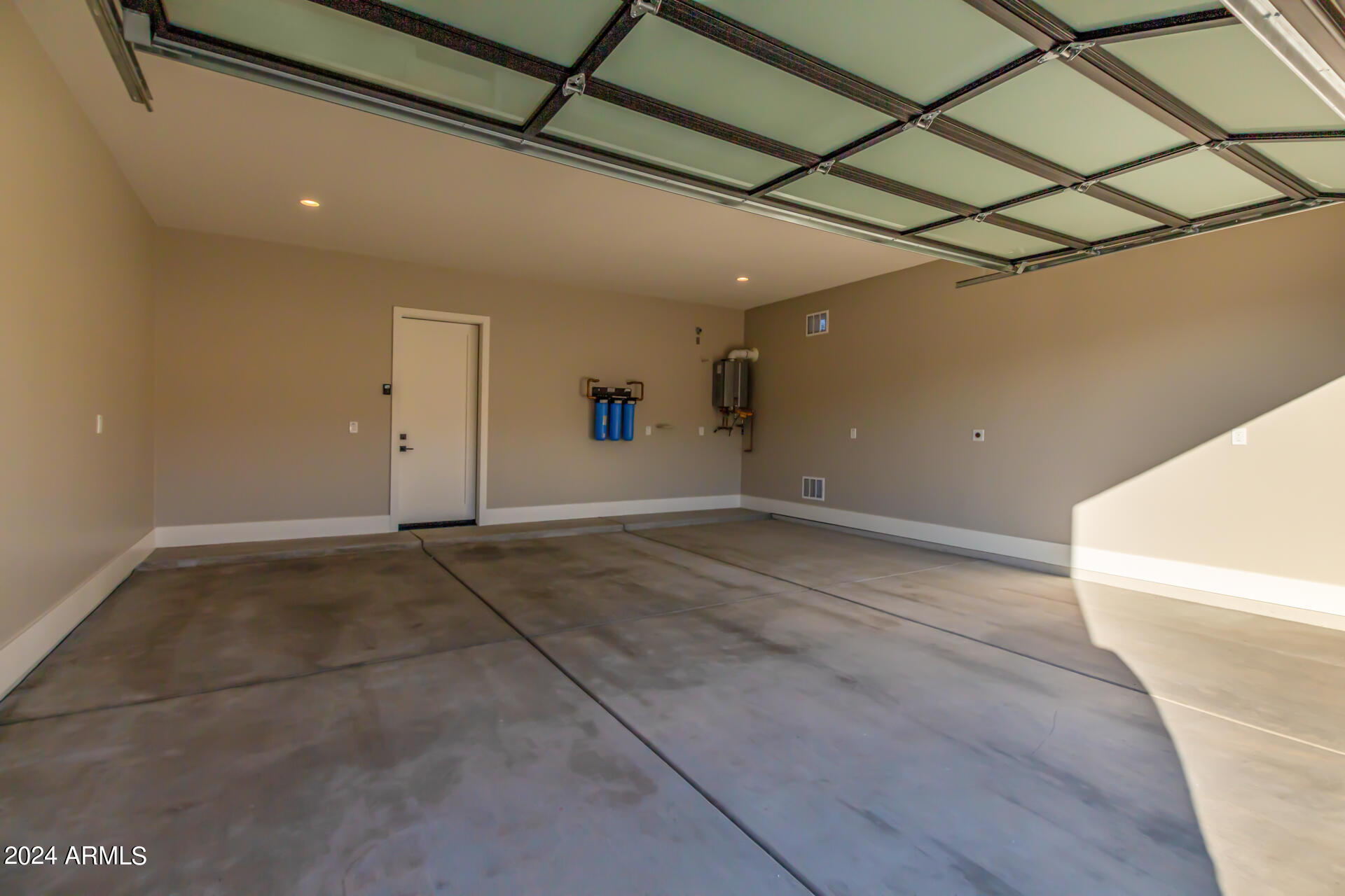 1910 E SOUTH MOUNTAIN Avenue