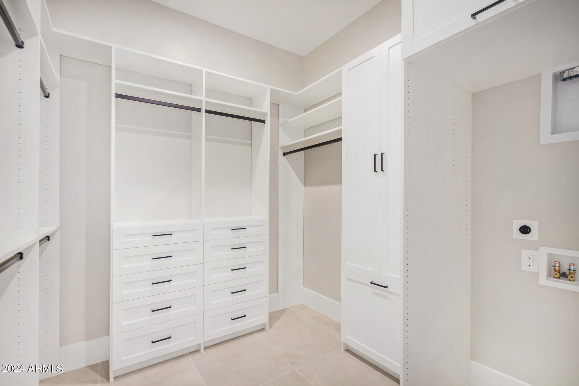 1910 E SOUTH MOUNTAIN Avenue