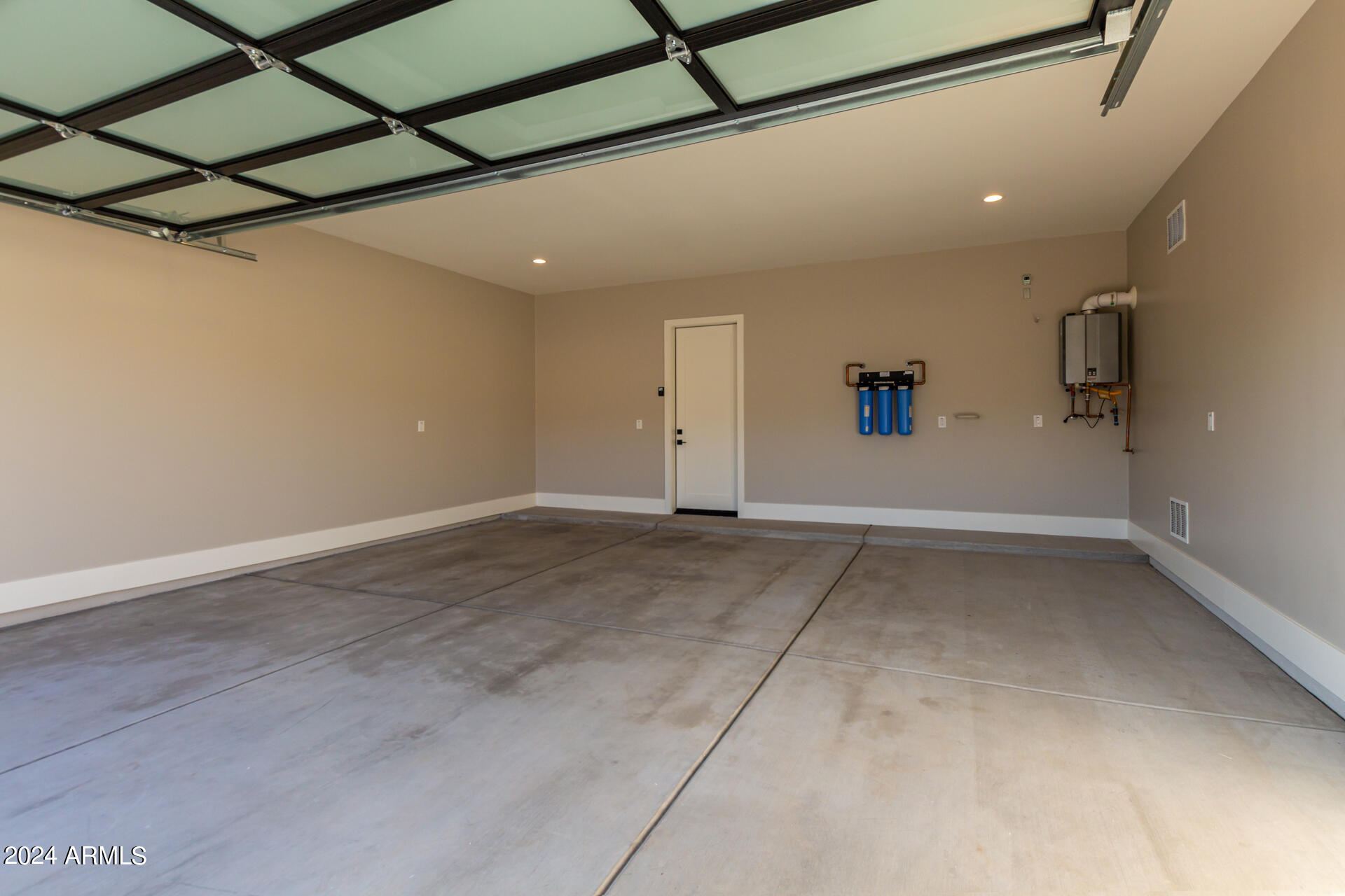 1910 E SOUTH MOUNTAIN Avenue