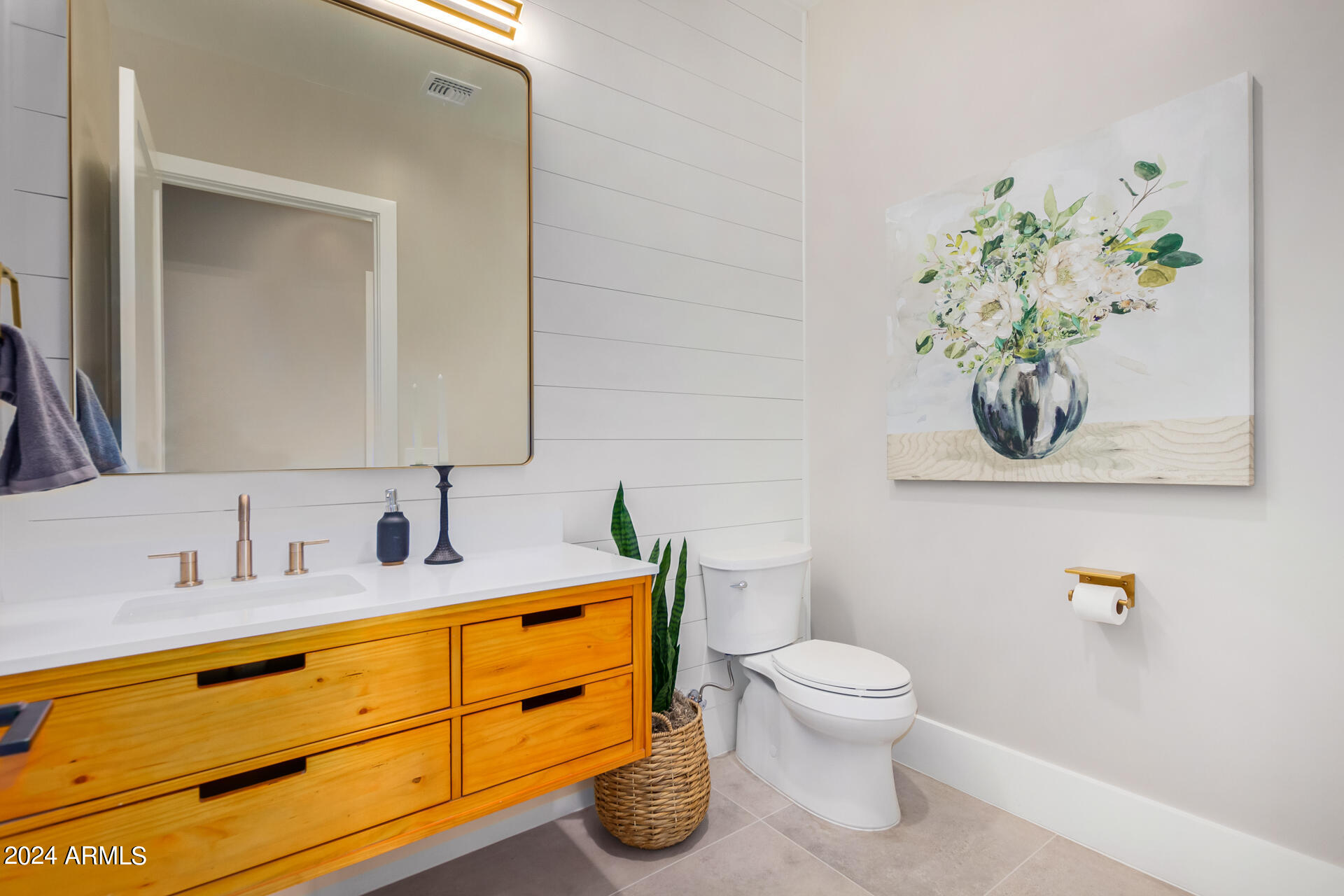 1910 E SOUTH MOUNTAIN Avenue