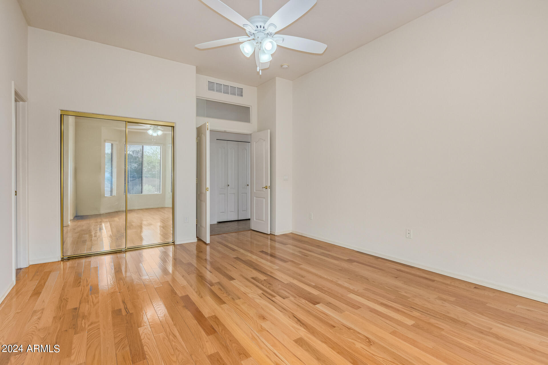 7761 E WESTERN HILLS Street