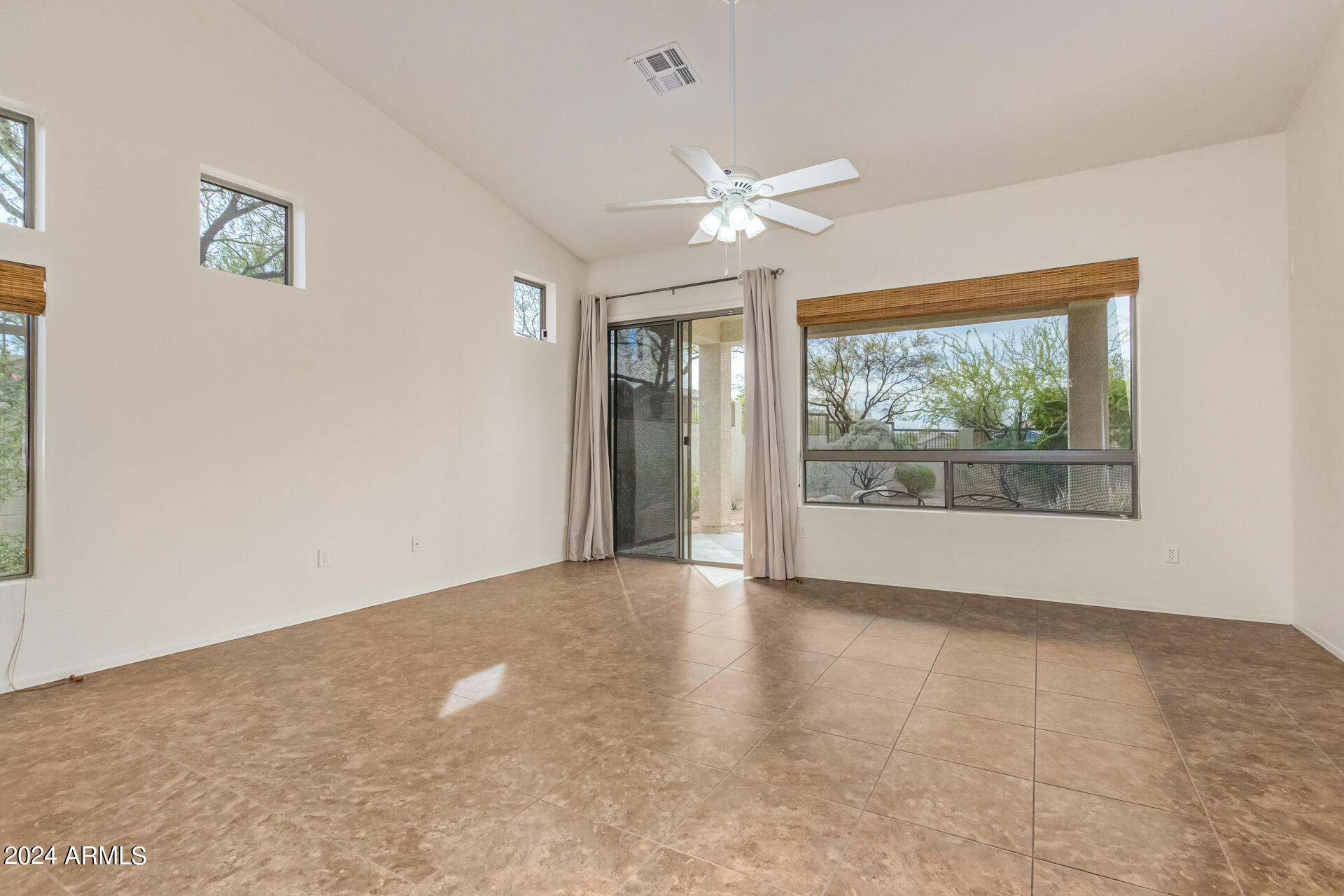 7761 E WESTERN HILLS Street