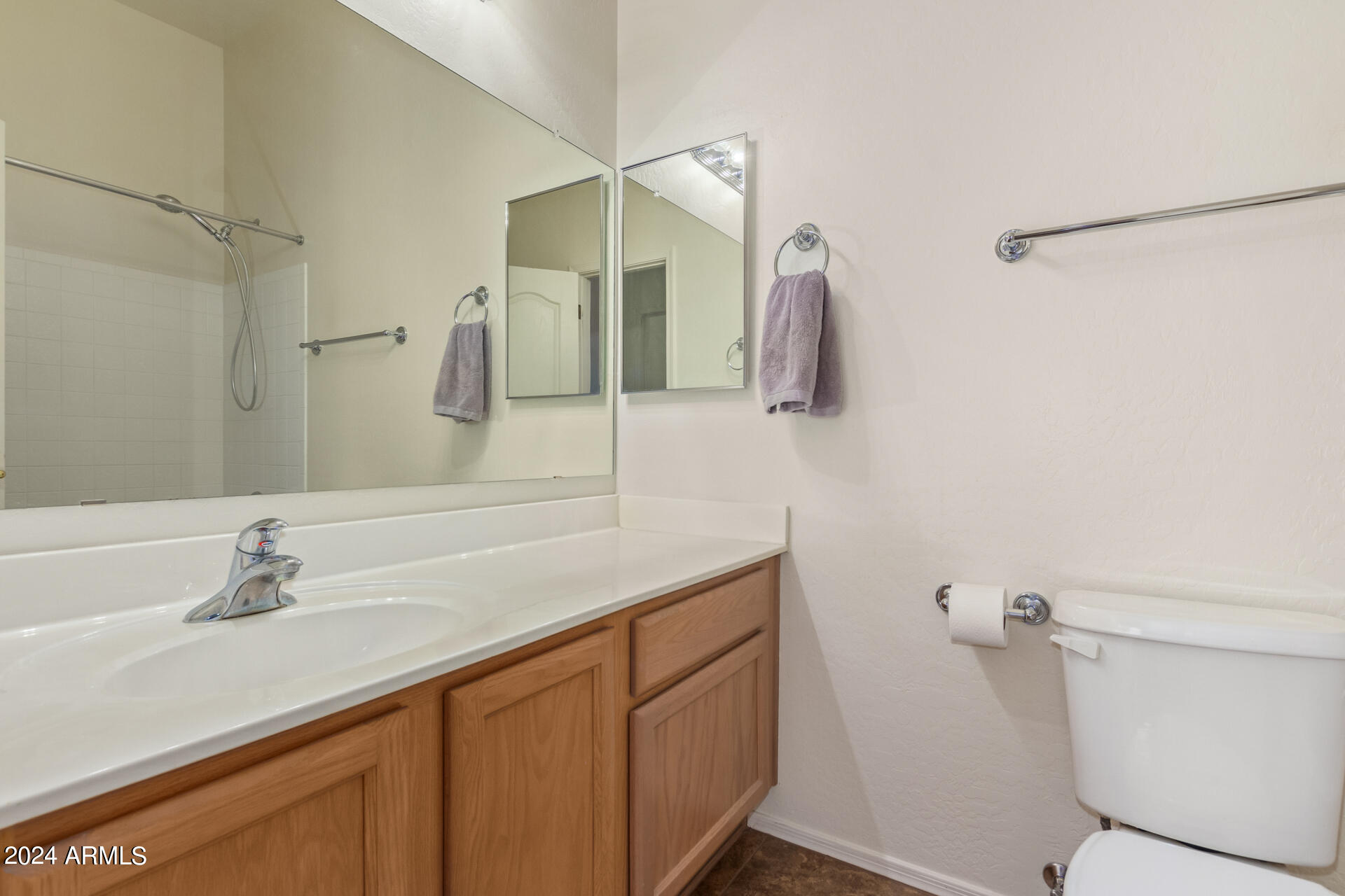 7761 E WESTERN HILLS Street