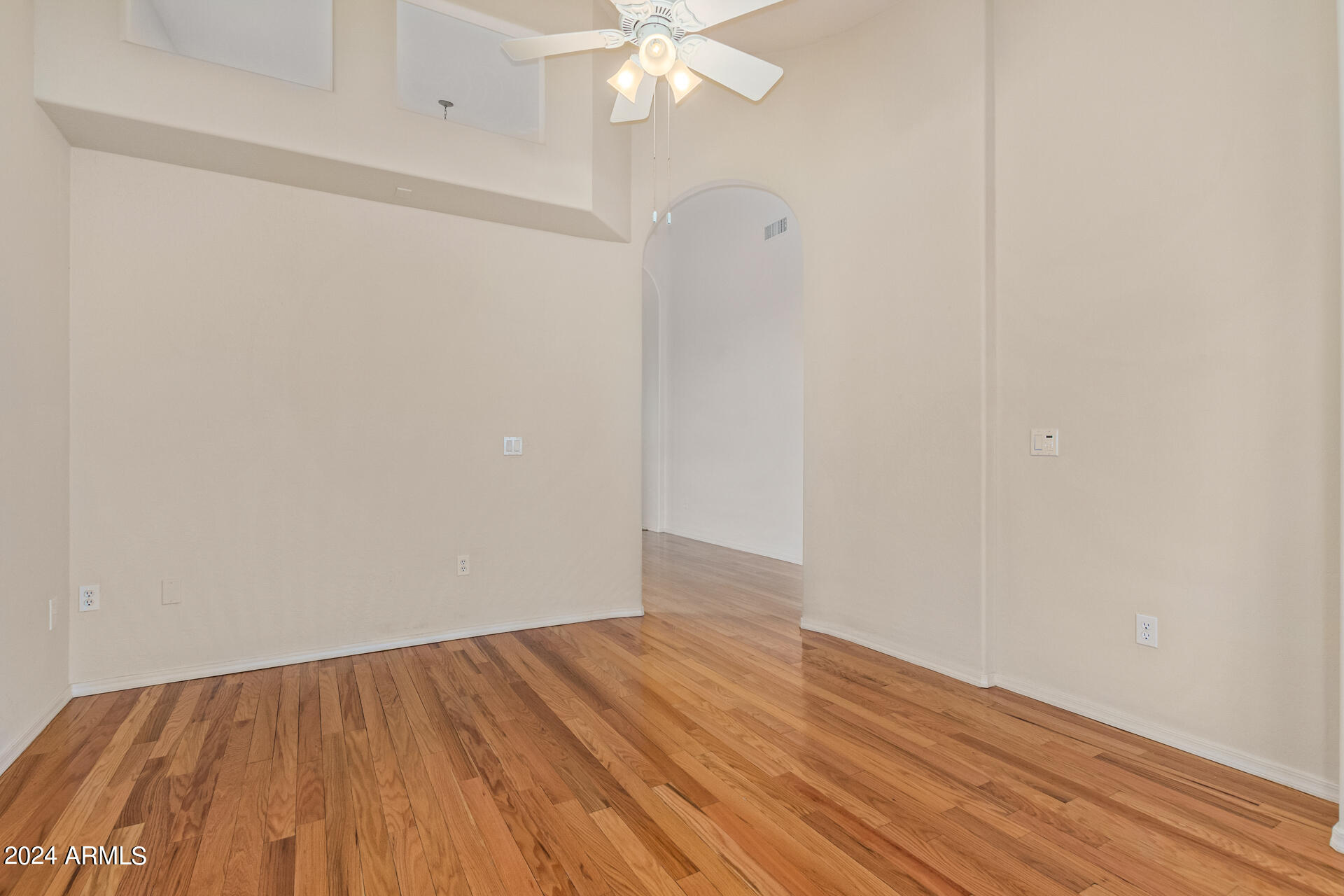 7761 E WESTERN HILLS Street