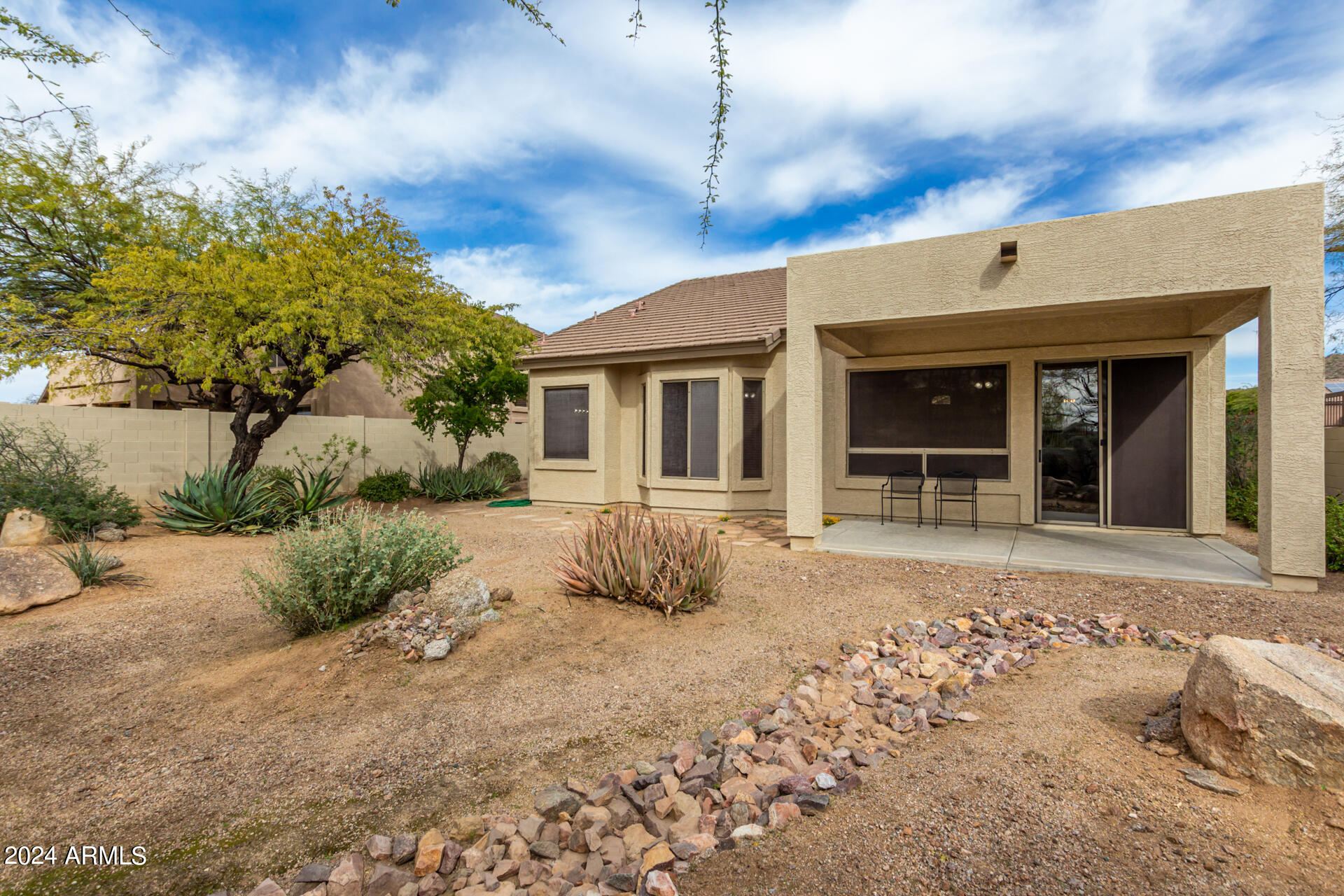 7761 E WESTERN HILLS Street