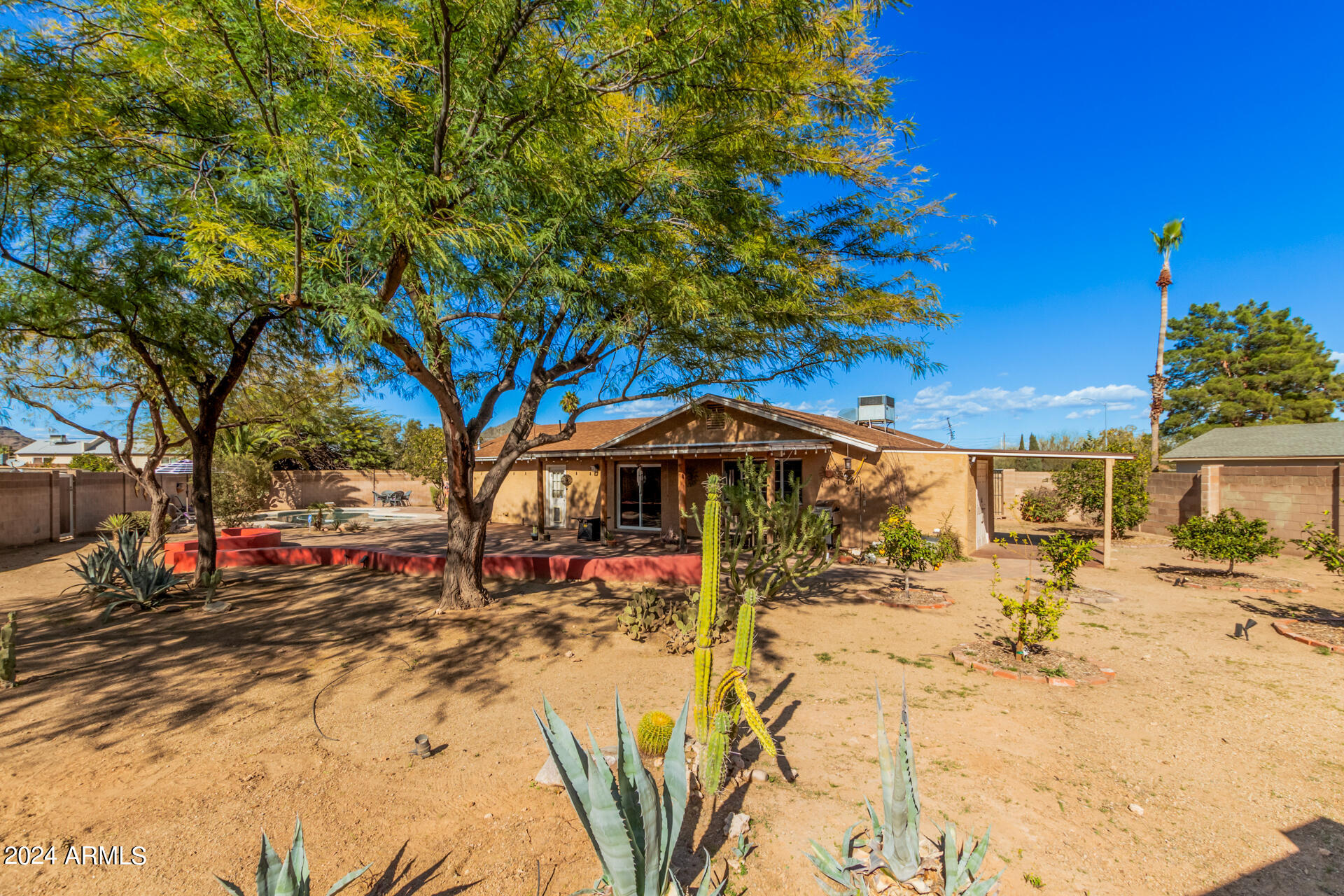 2323 E SHAW BUTTE Drive