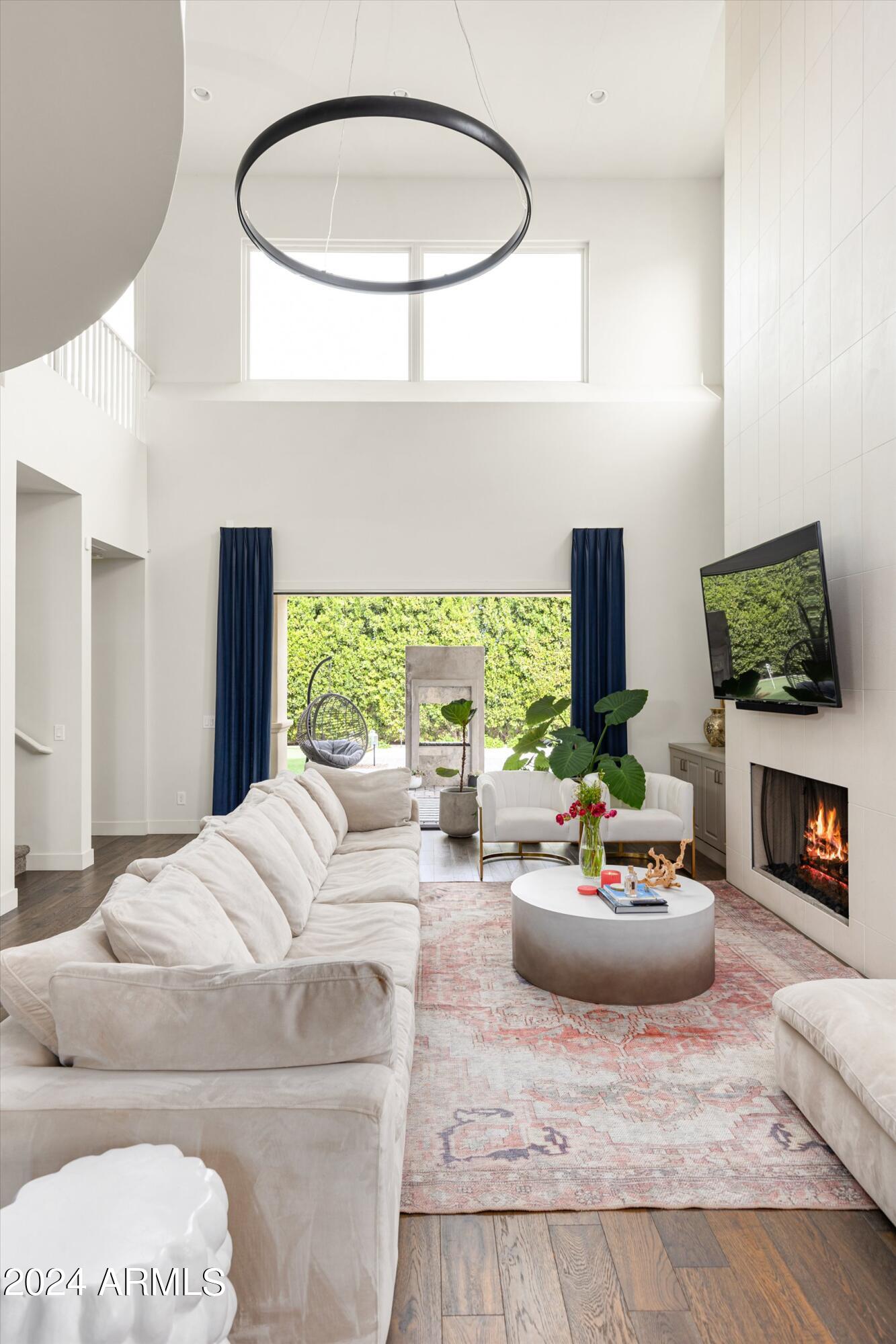 3918 E CRITTENDEN Lane