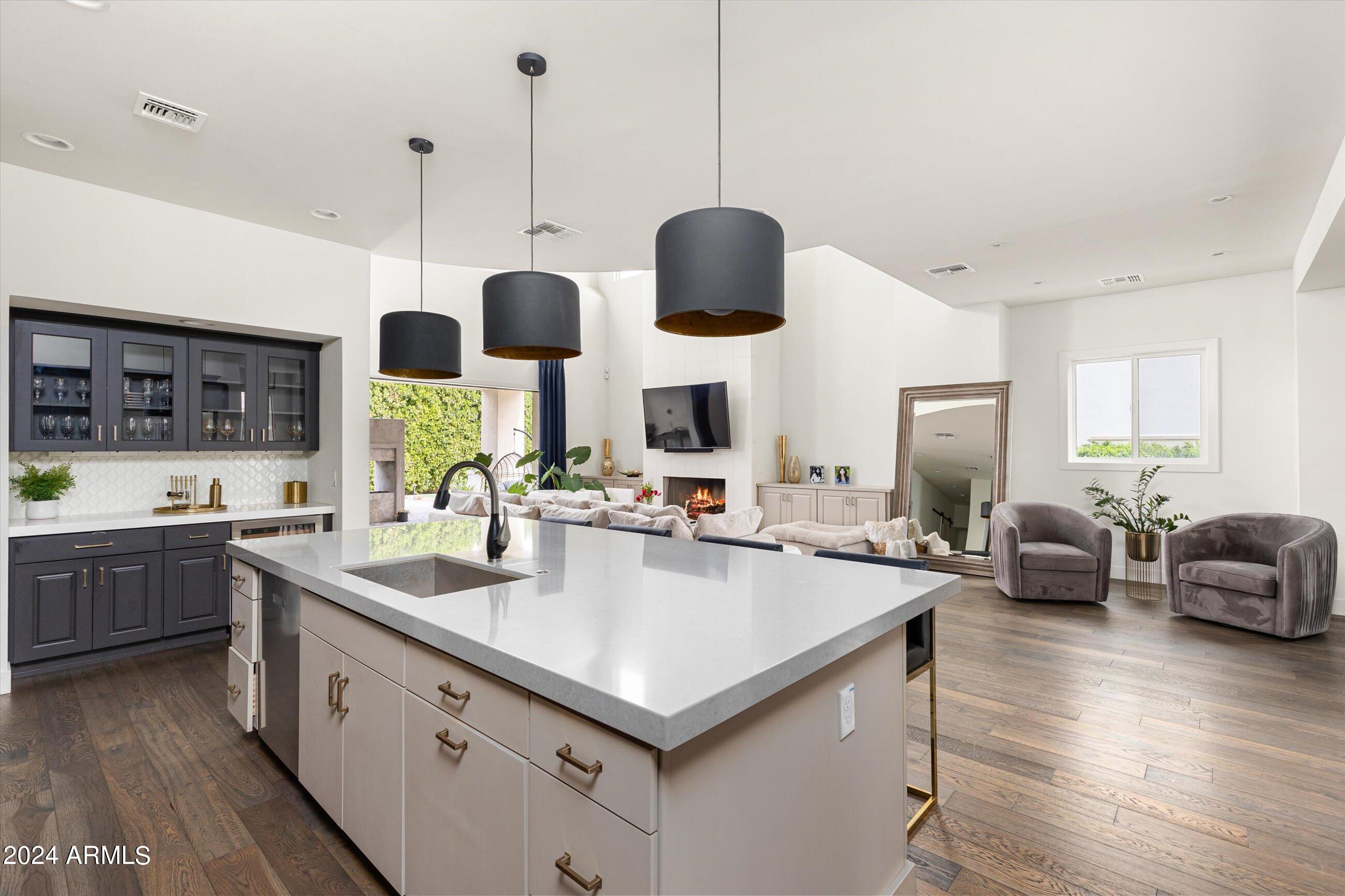 3918 E CRITTENDEN Lane