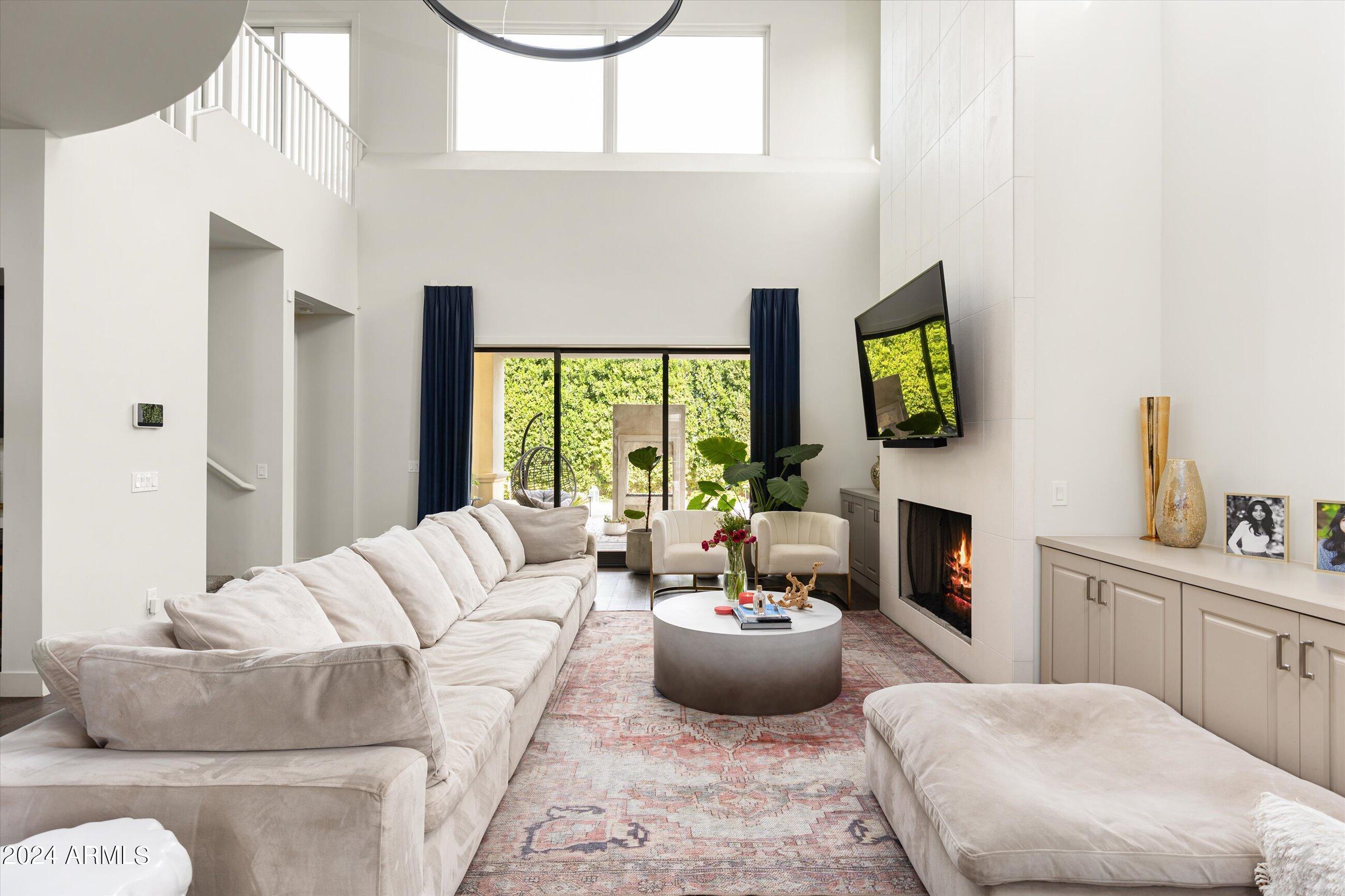 3918 E CRITTENDEN Lane