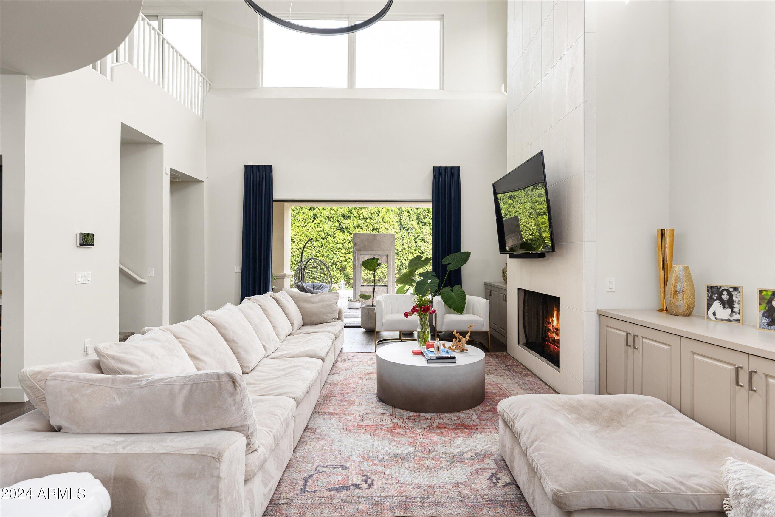 3918 E CRITTENDEN Lane