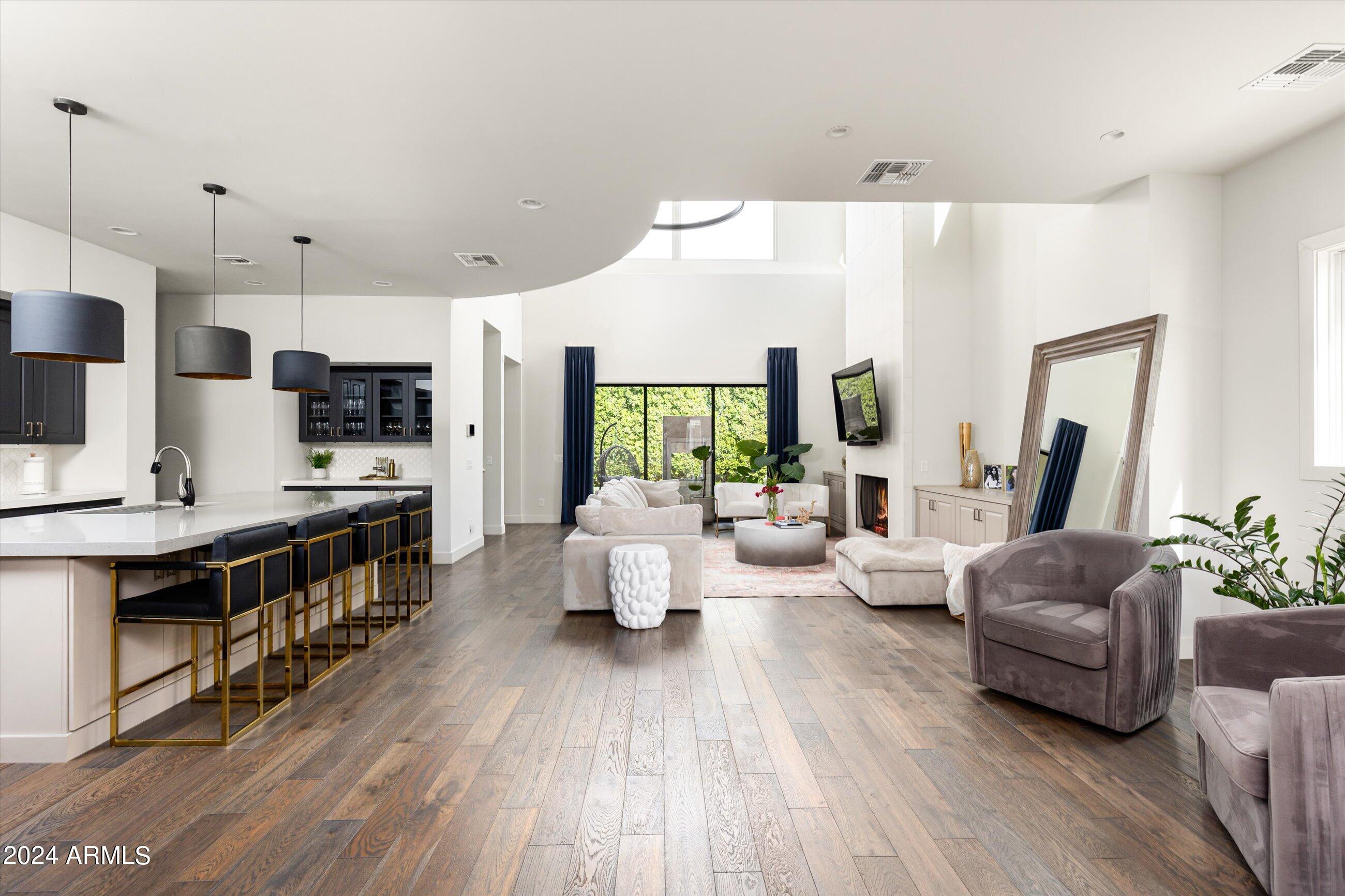 3918 E CRITTENDEN Lane