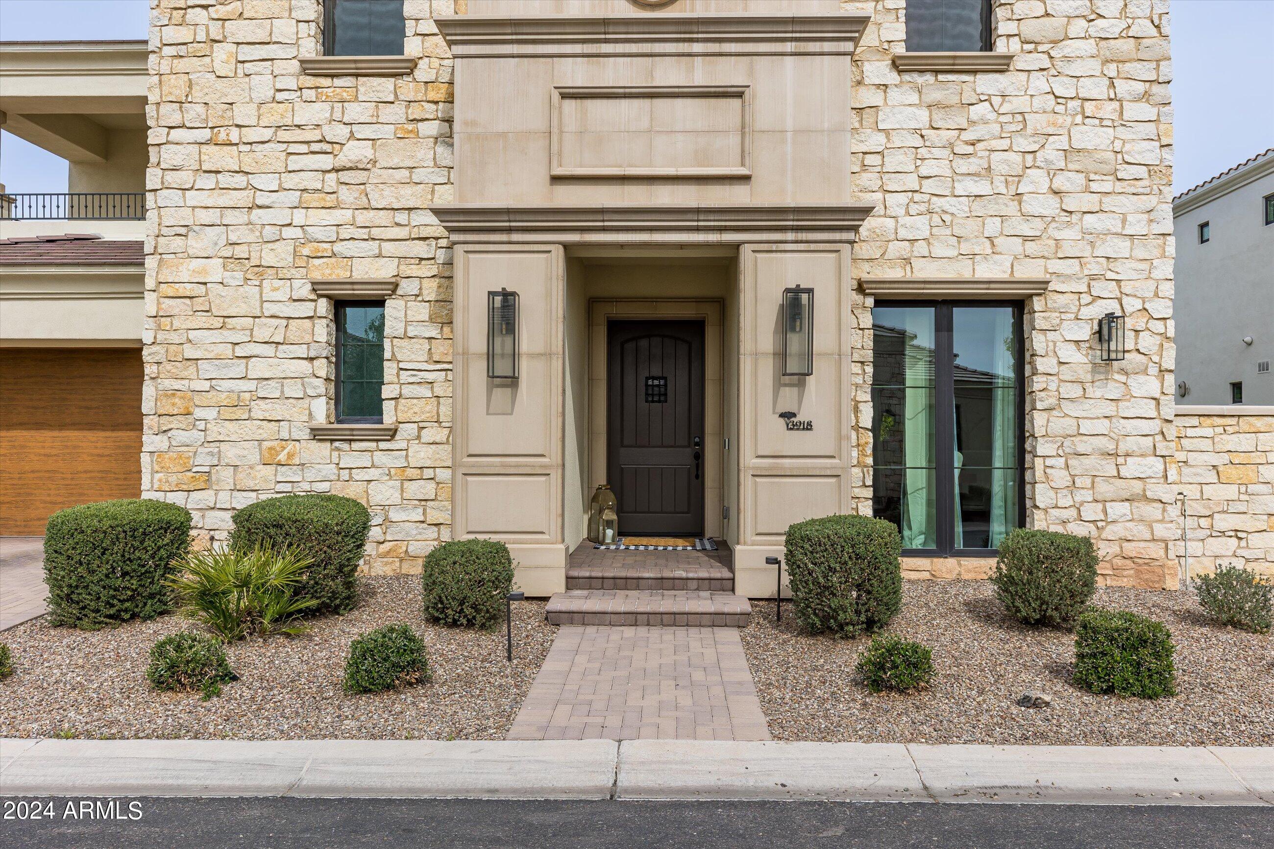 3918 E CRITTENDEN Lane