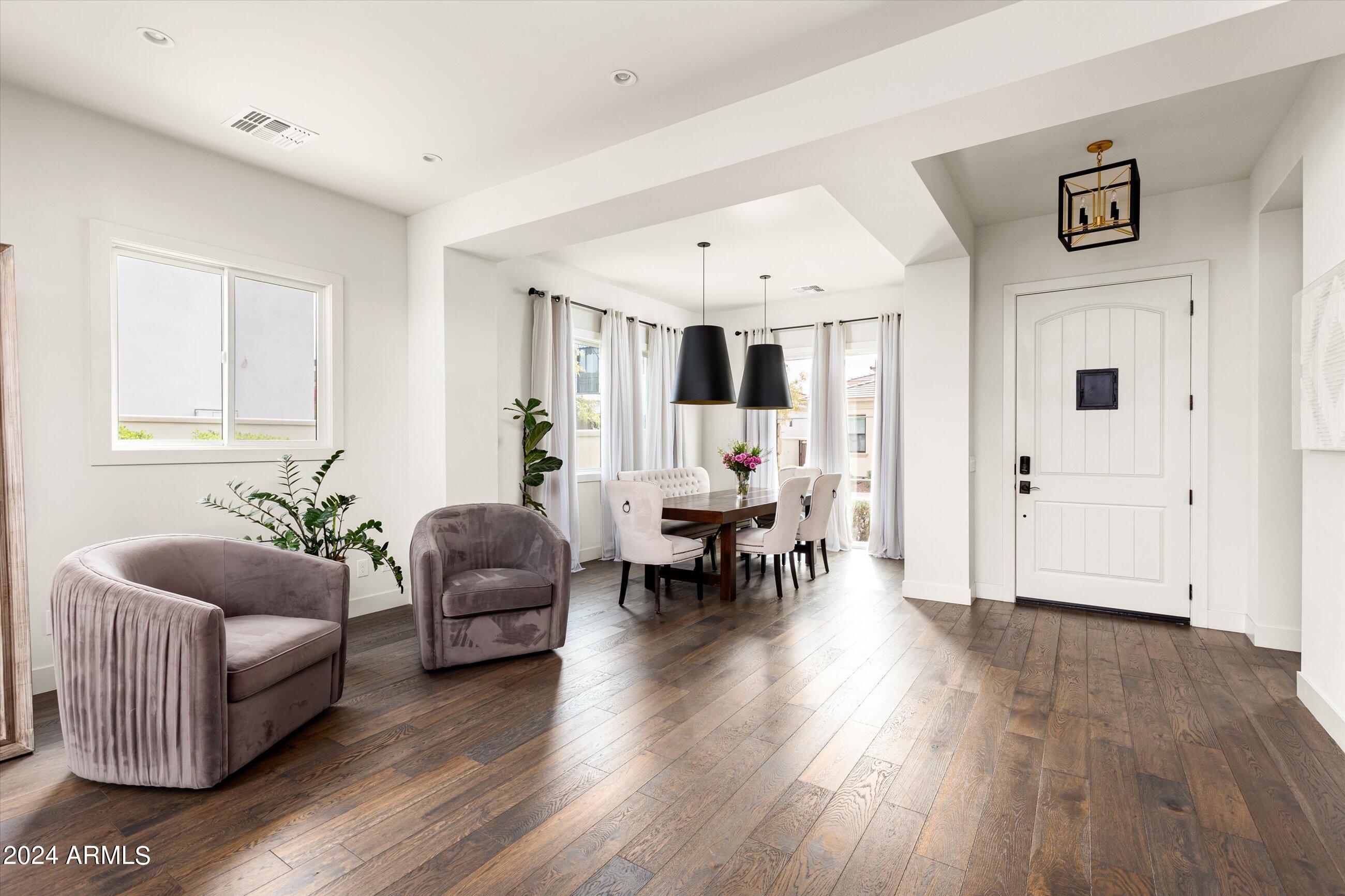 3918 E CRITTENDEN Lane