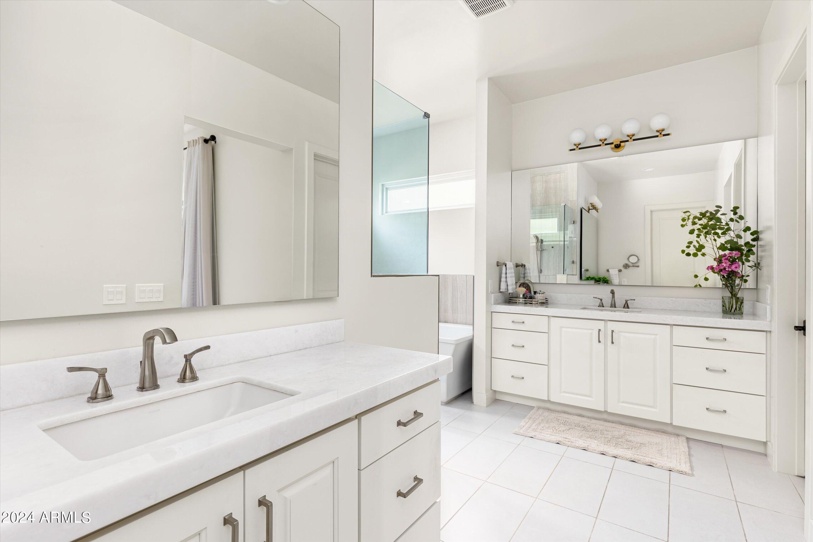 3918 E CRITTENDEN Lane