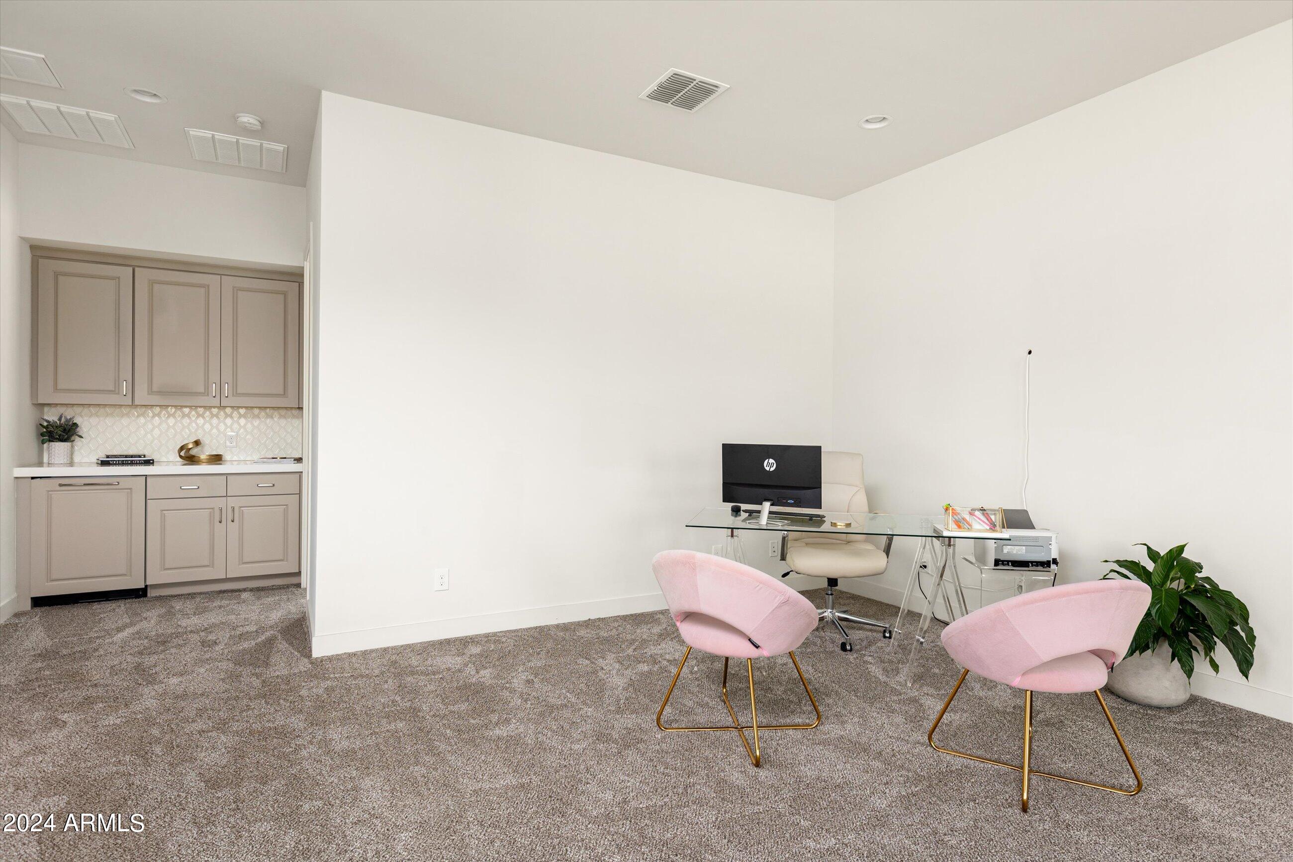 3918 E CRITTENDEN Lane