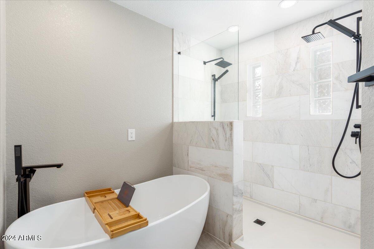 1214 W SEA CREST Drive