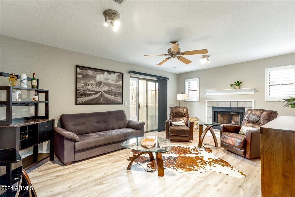 1214 W SEA CREST Drive