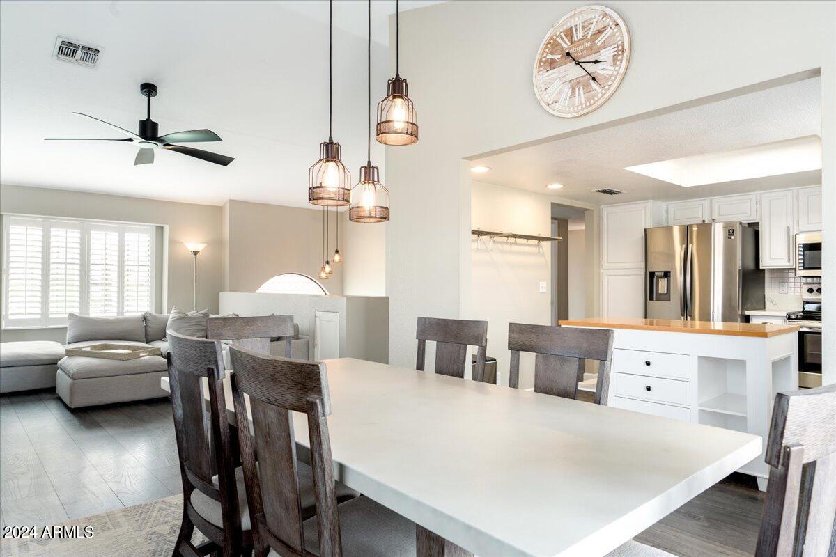 1214 W SEA CREST Drive