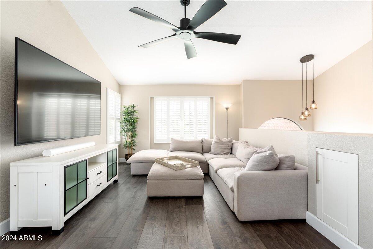 1214 W SEA CREST Drive