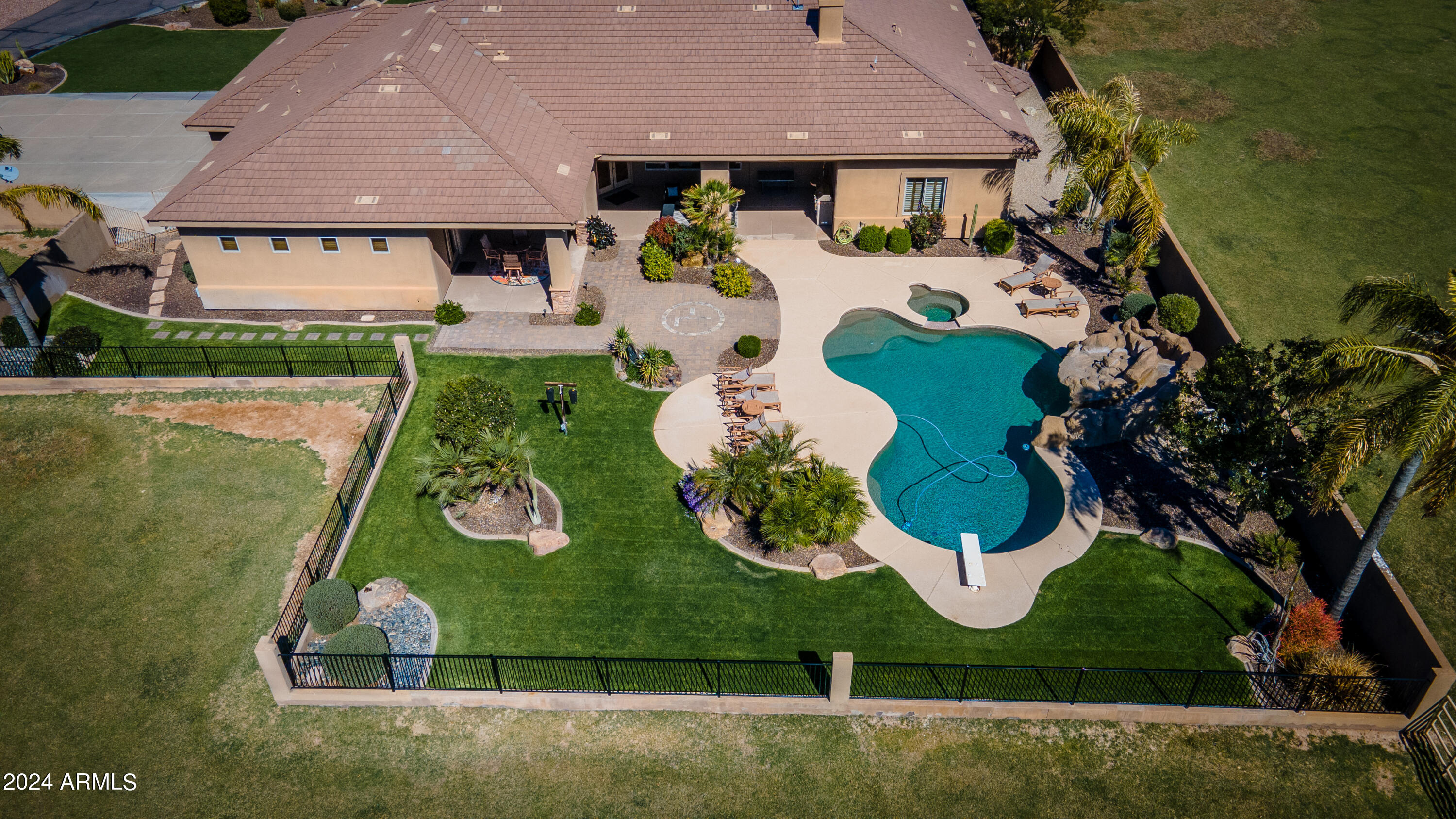 23 & 109 W LONE STAR Lane