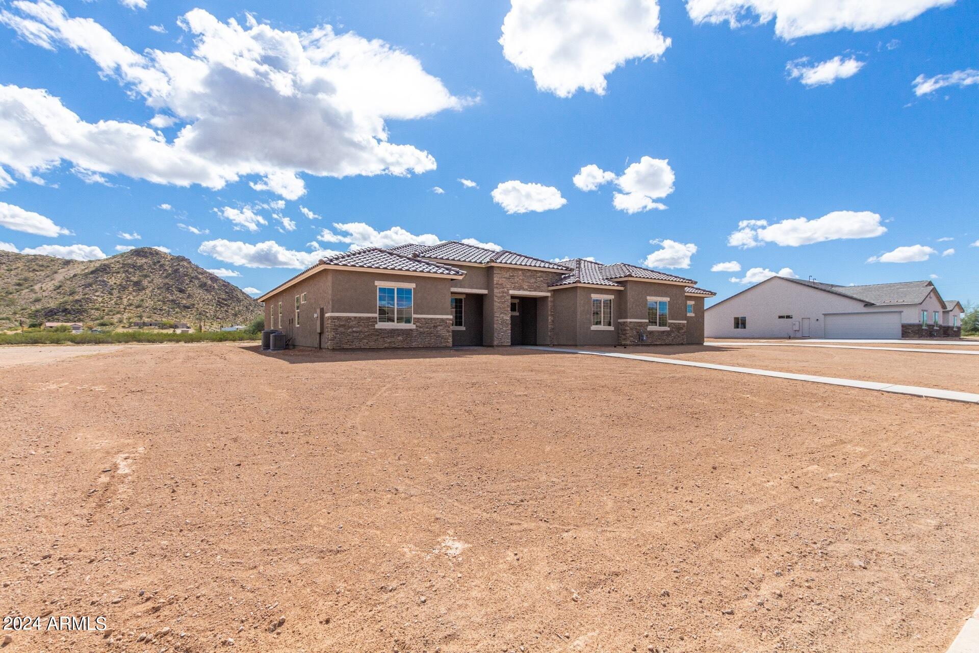 4587 E Honey Saddle Road