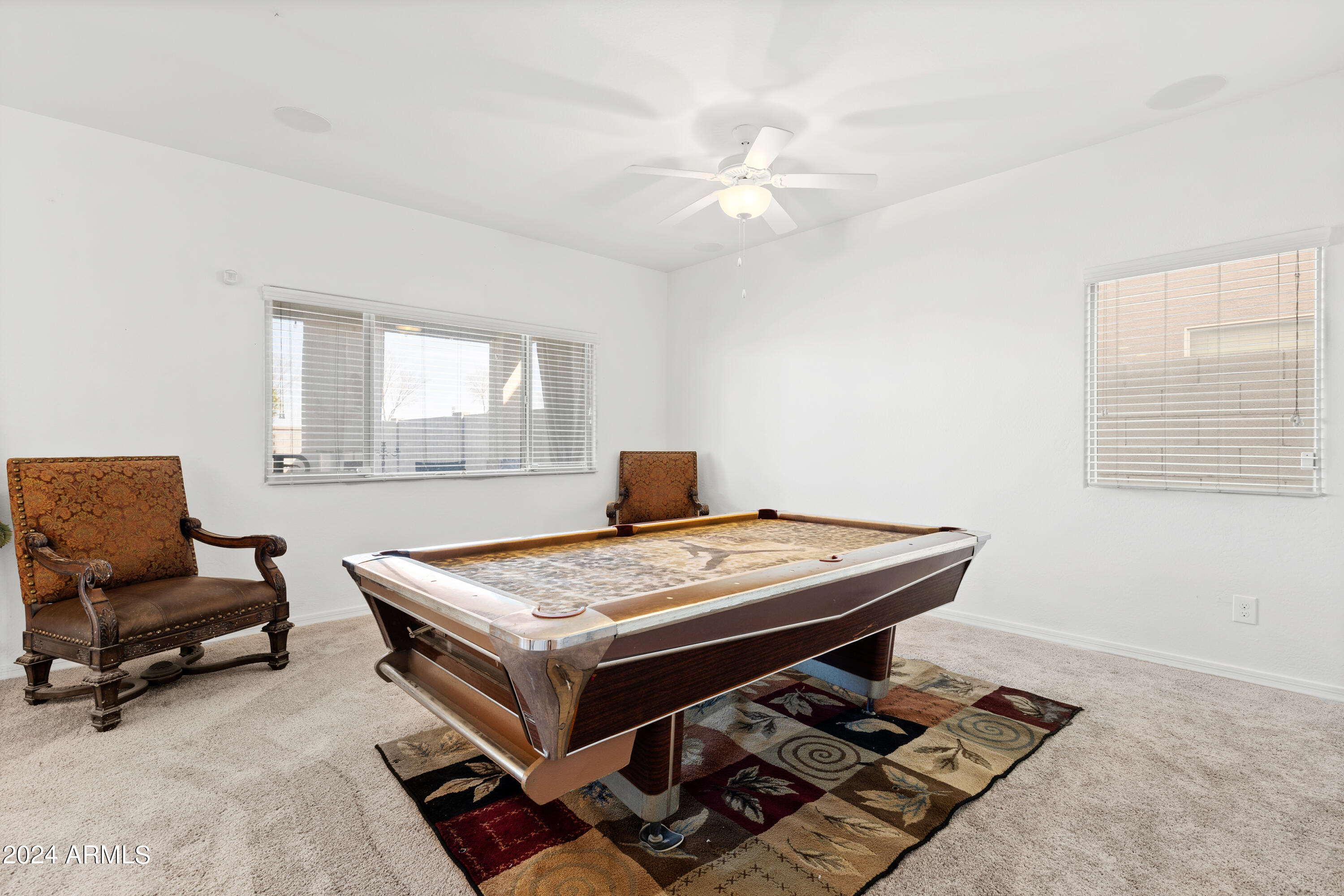 522 W HONEY LOCUST Avenue