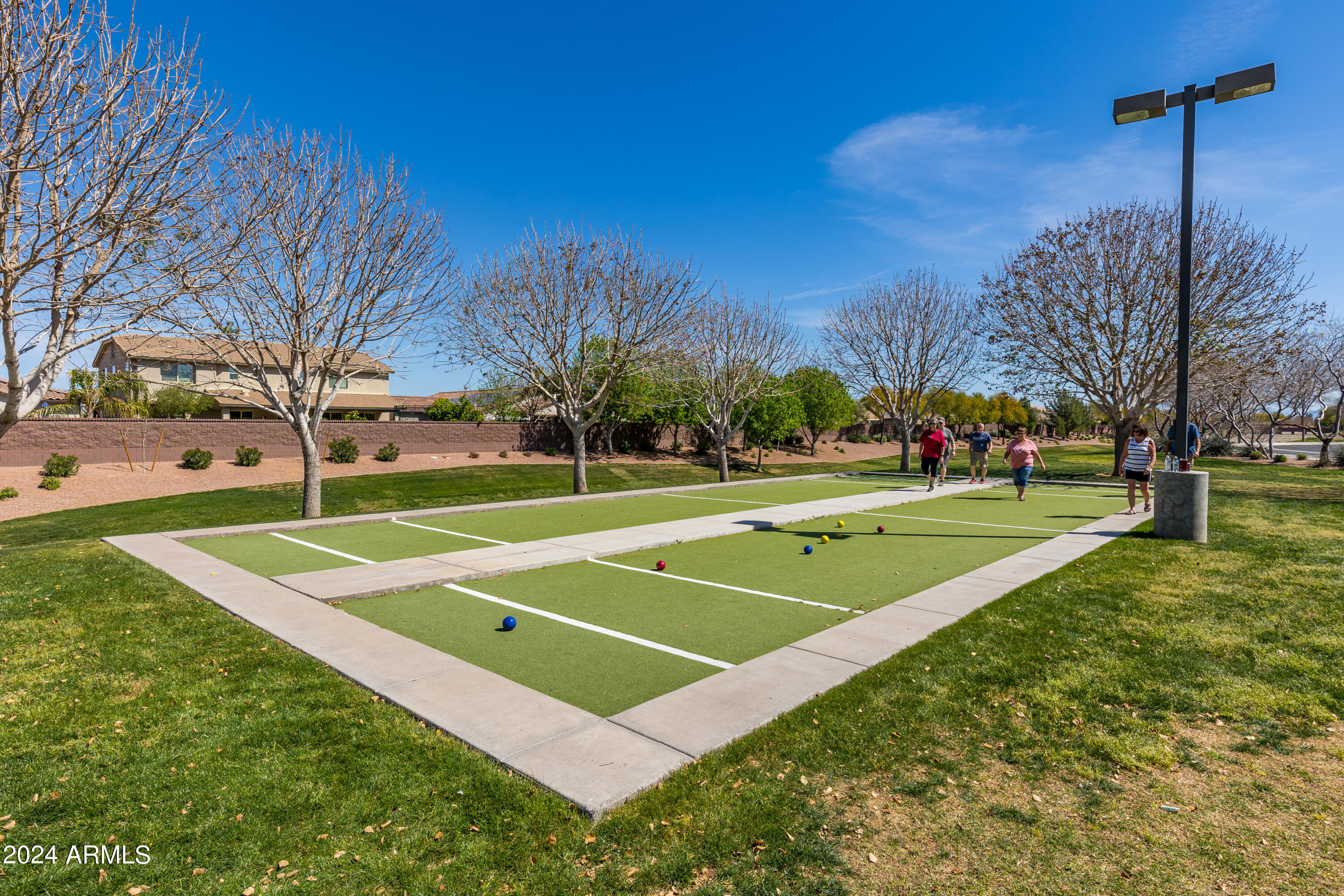 522 W HONEY LOCUST Avenue