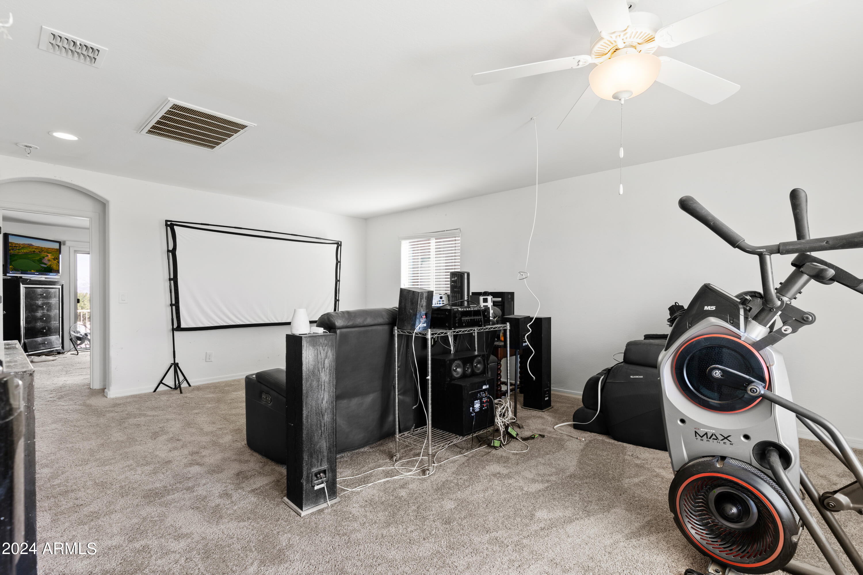 522 W HONEY LOCUST Avenue