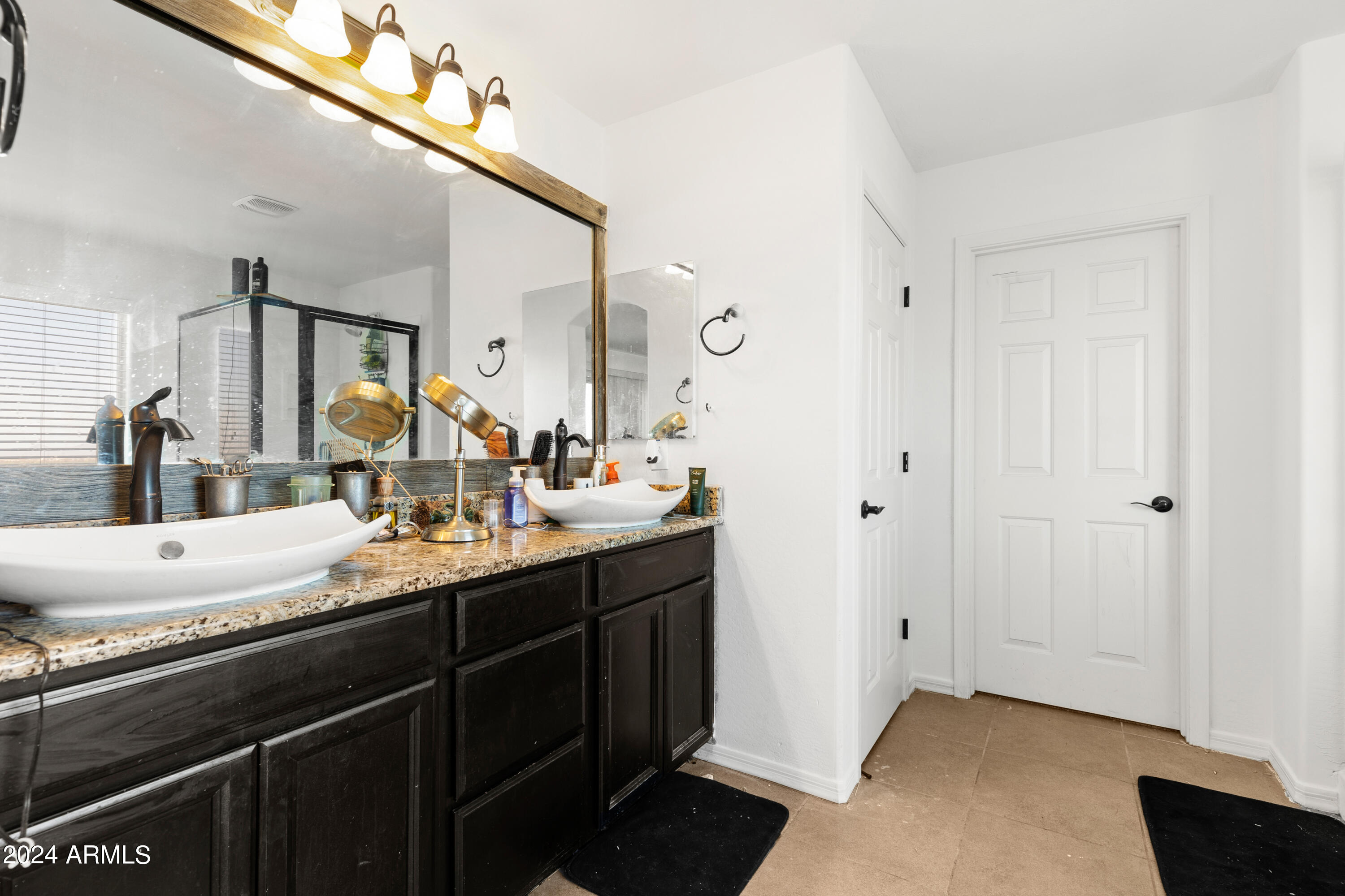 522 W HONEY LOCUST Avenue