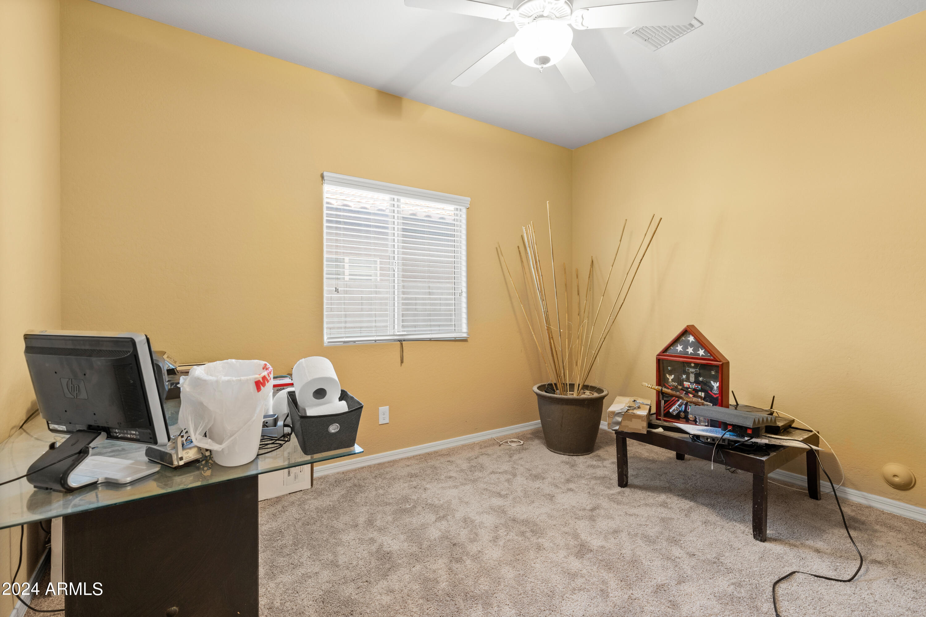 522 W HONEY LOCUST Avenue