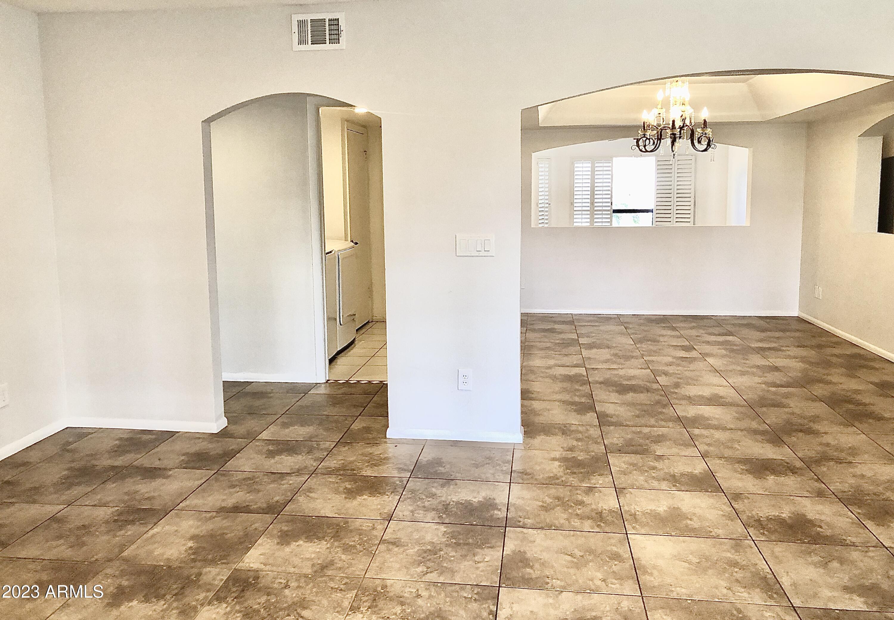 6711 E AIRE LIBRE Lane