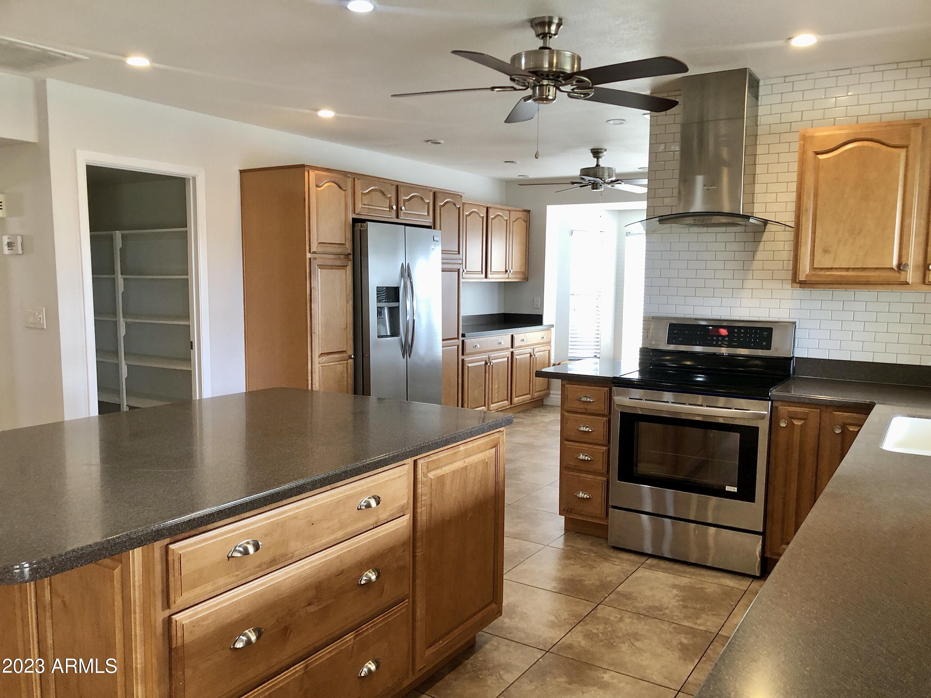 6711 E AIRE LIBRE Lane