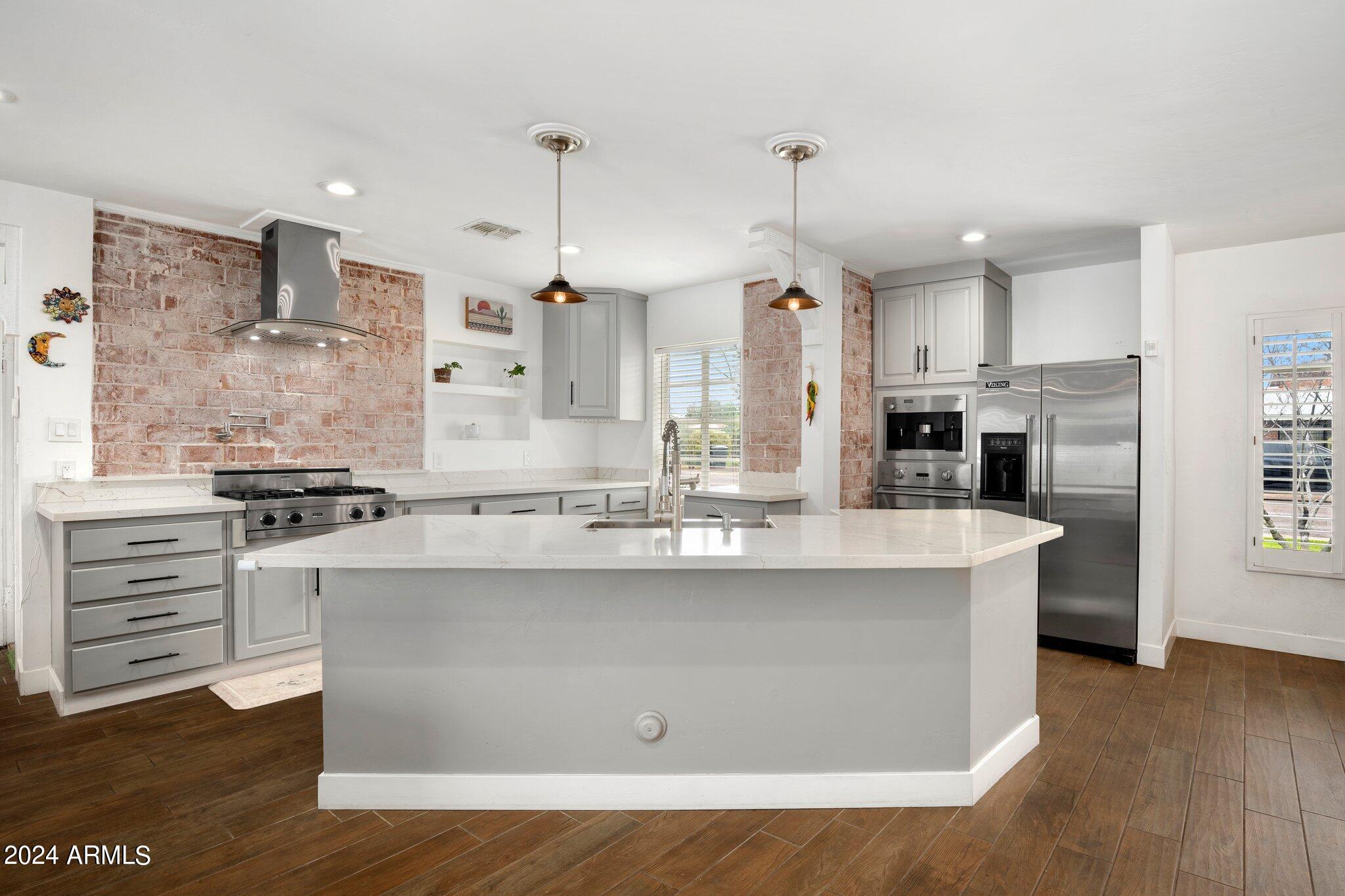 1701 W FLOWER Street