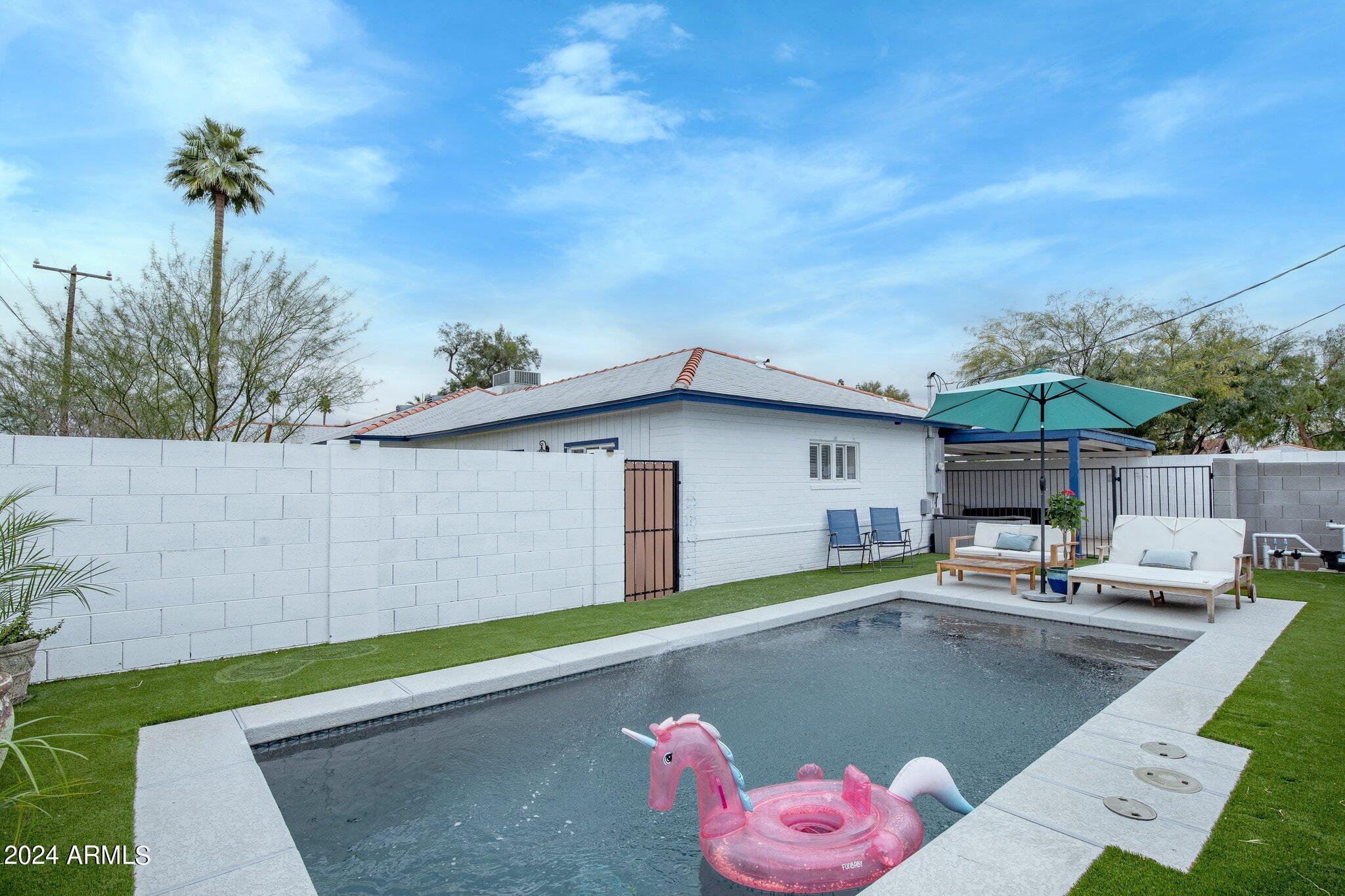 1701 W FLOWER Street