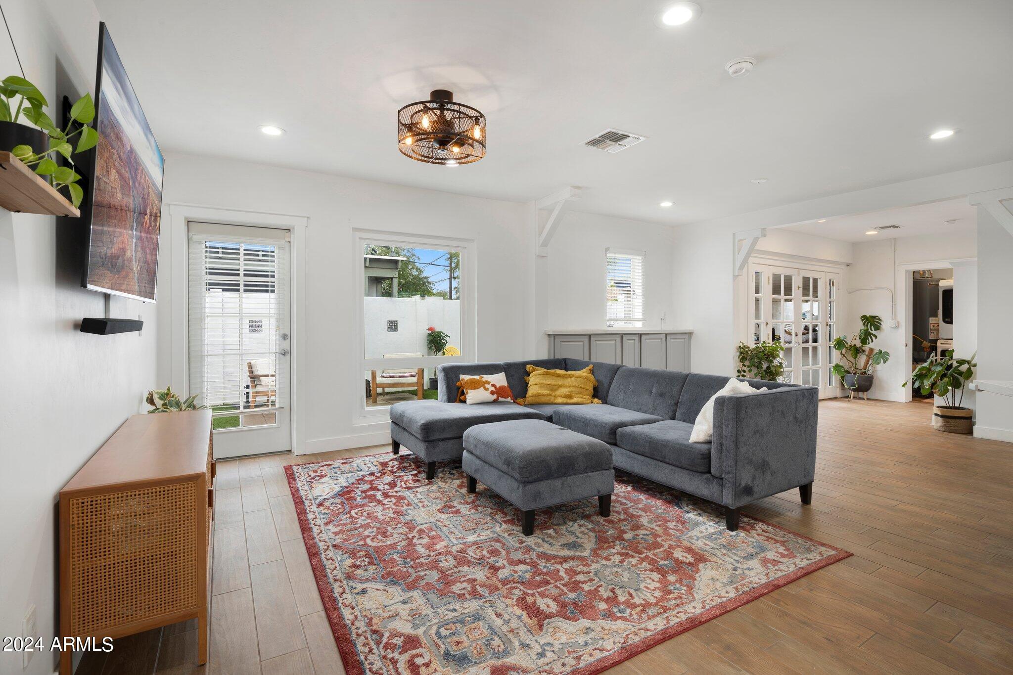 1701 W FLOWER Street