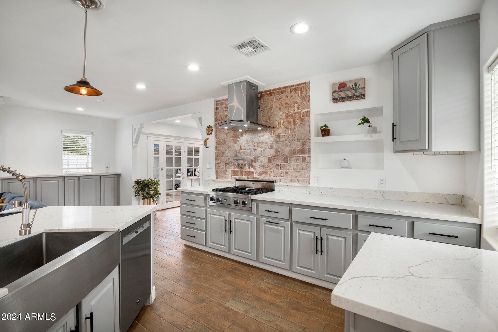 1701 W FLOWER Street