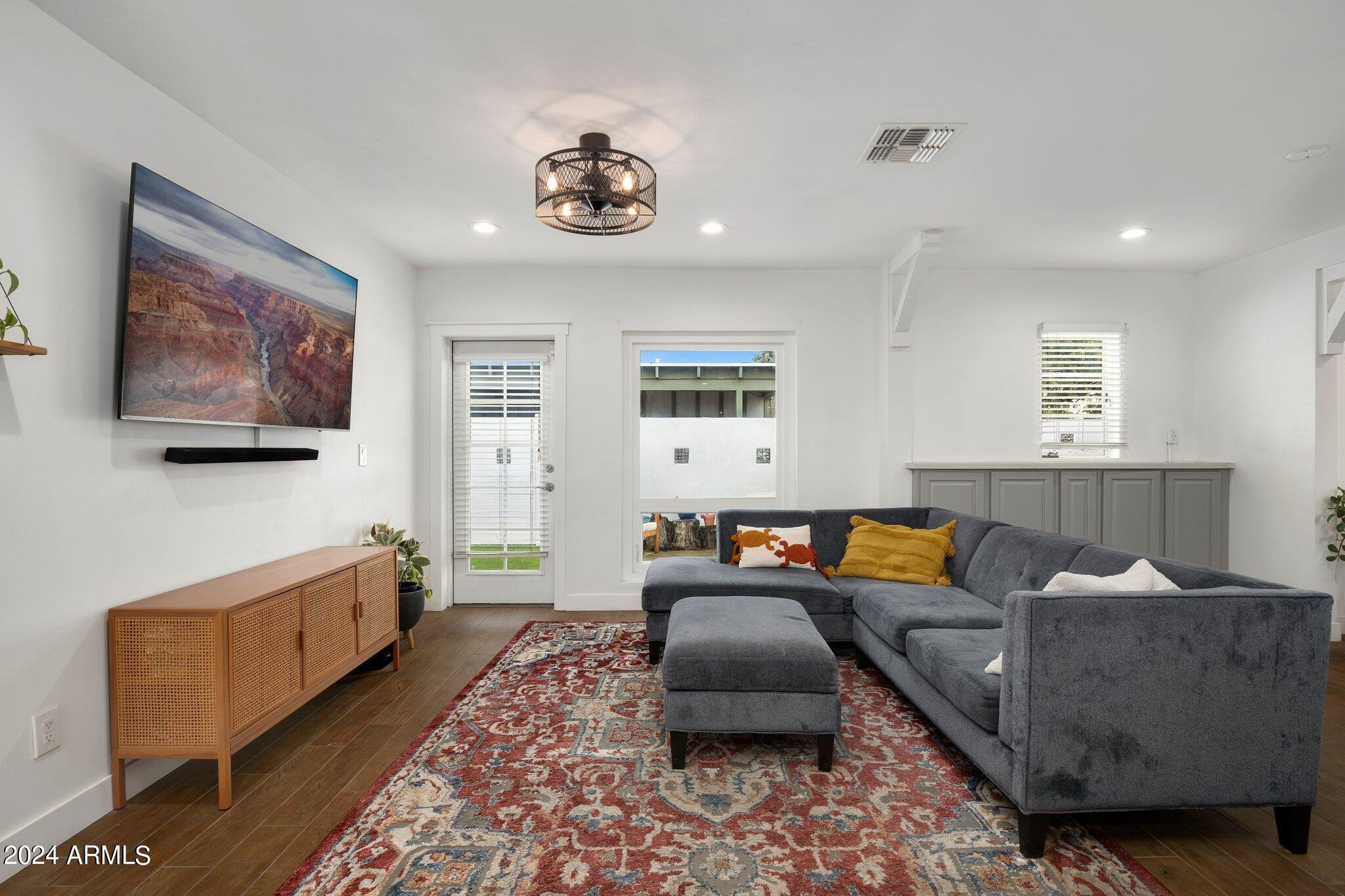 1701 W FLOWER Street