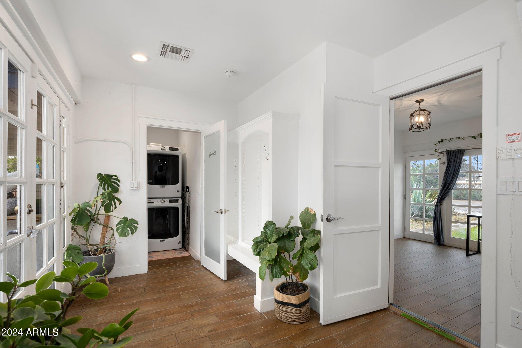 1701 W FLOWER Street