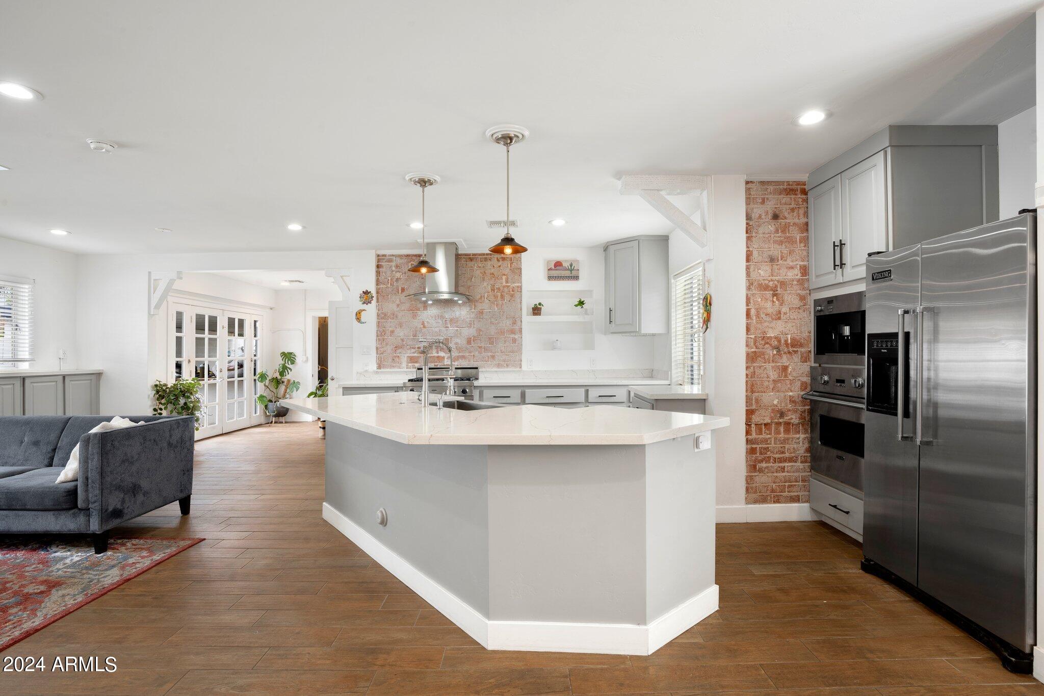 1701 W FLOWER Street