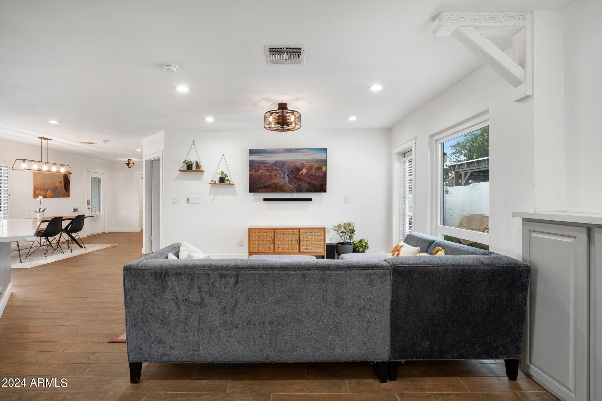 1701 W FLOWER Street