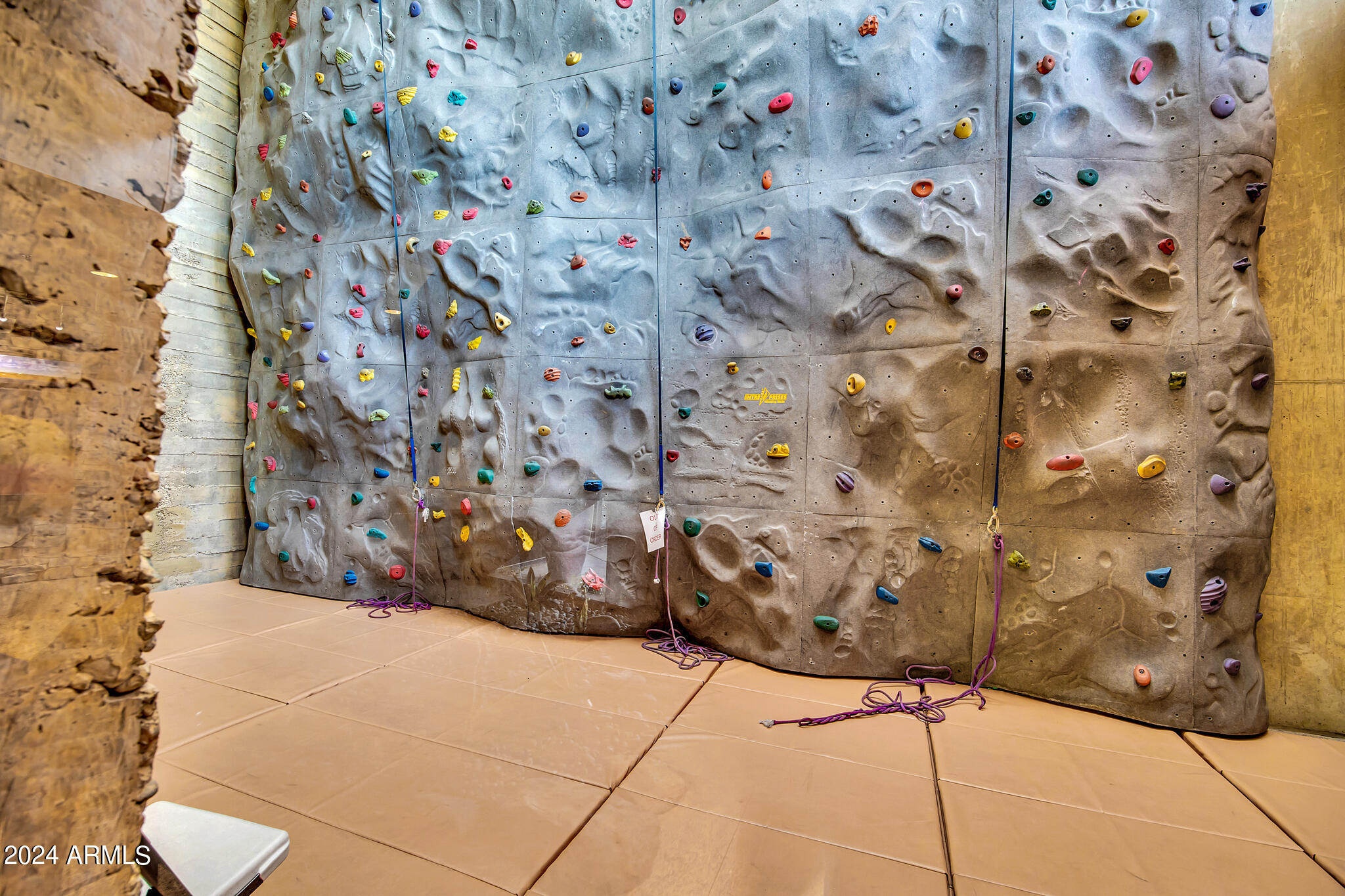 2124 W Hunter Court 138