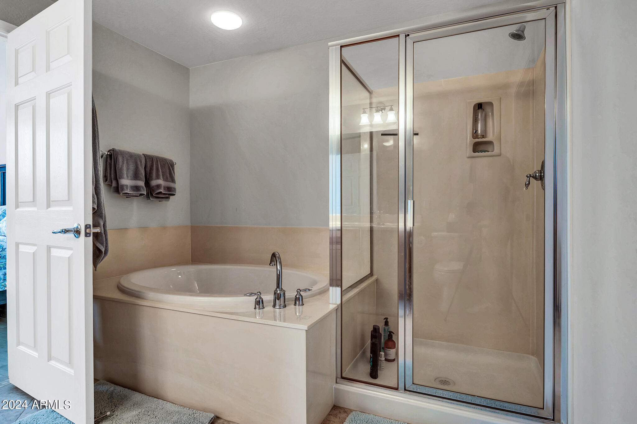 2124 W Hunter Court 138