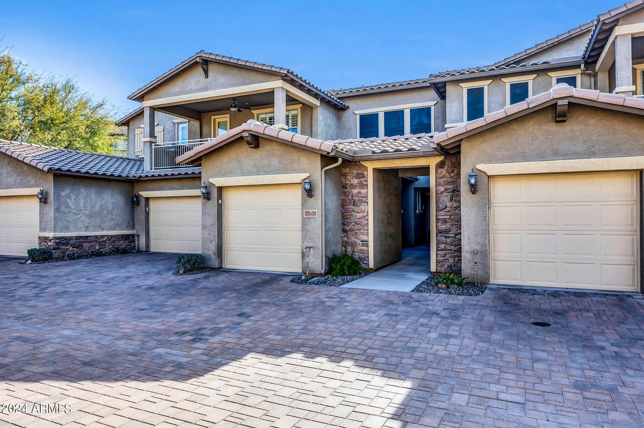 2124 W Hunter Court 138